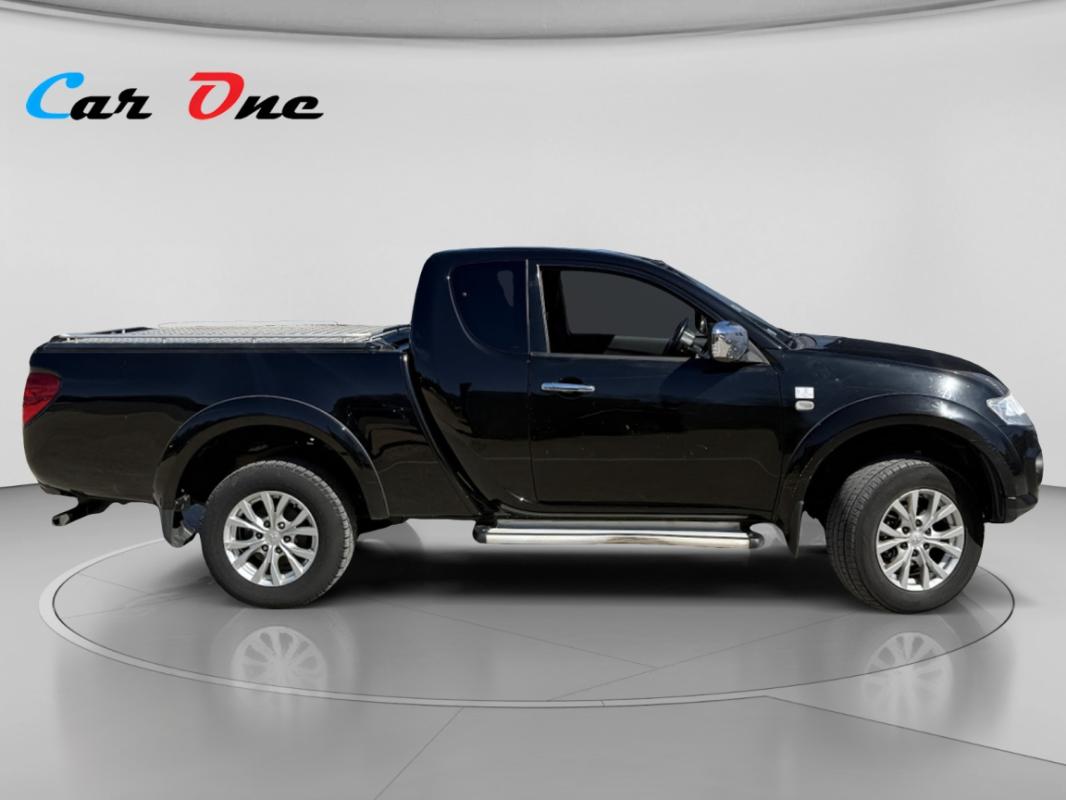 Mitsubishi L200 2.5 DI-D 178cv 4X4 CLUB CAB INTENSE