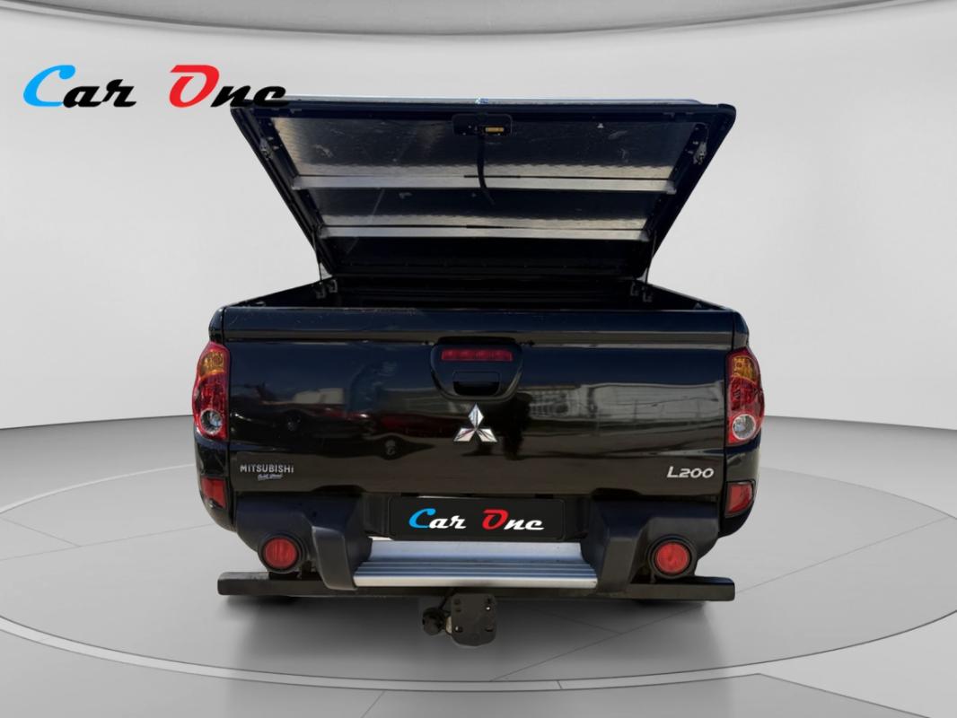 Mitsubishi L200 2.5 DI-D 178cv 4X4 CLUB CAB INTENSE