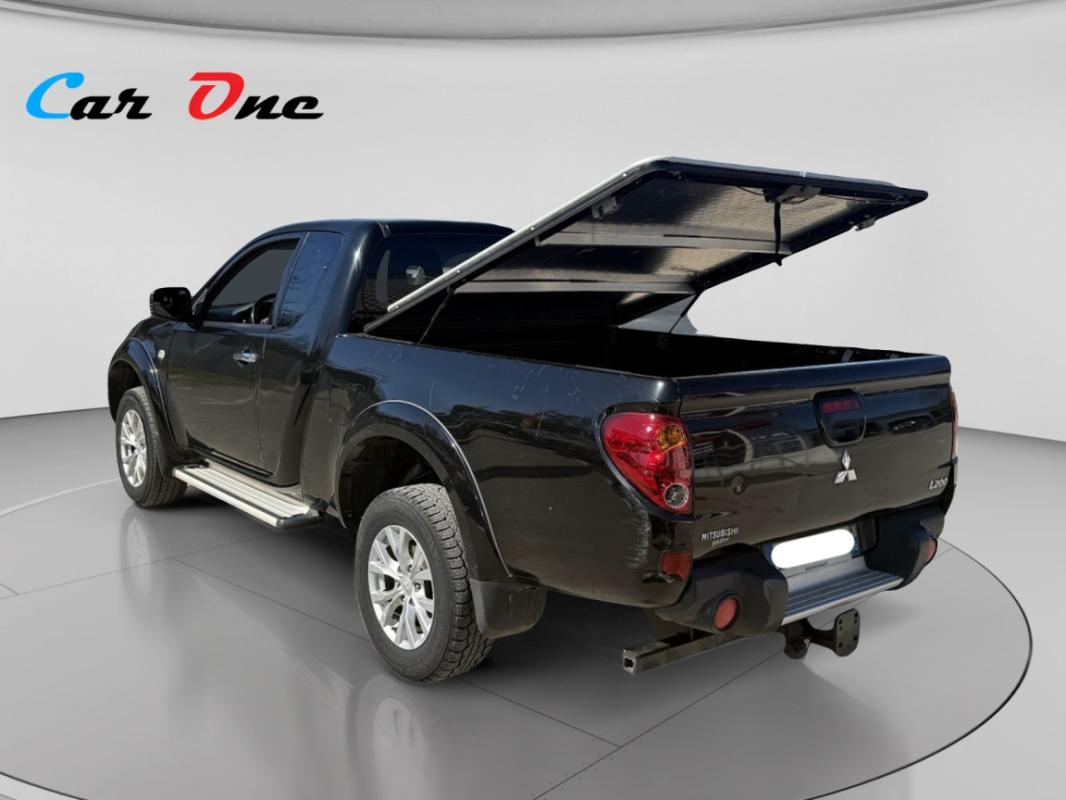 Mitsubishi L200 2.5 DI-D 178cv 4X4 CLUB CAB INTENSE