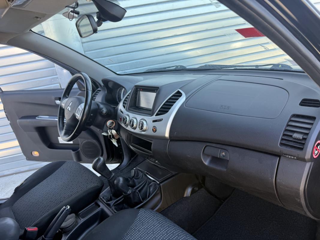 Mitsubishi L200 2.5 DI-D 178cv 4X4 CLUB CAB INTENSE