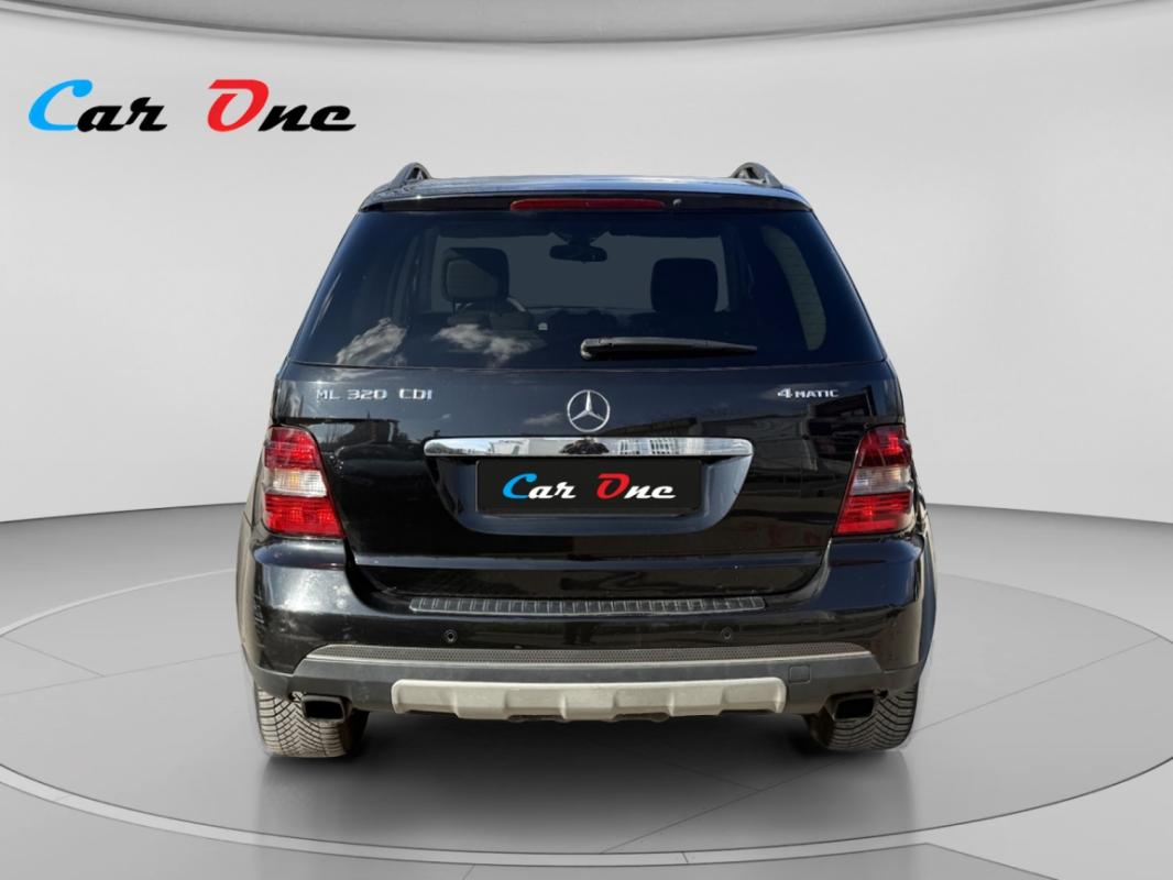 Mercedes-Benz Classe M ML 320 CDI V6 225cv BVA