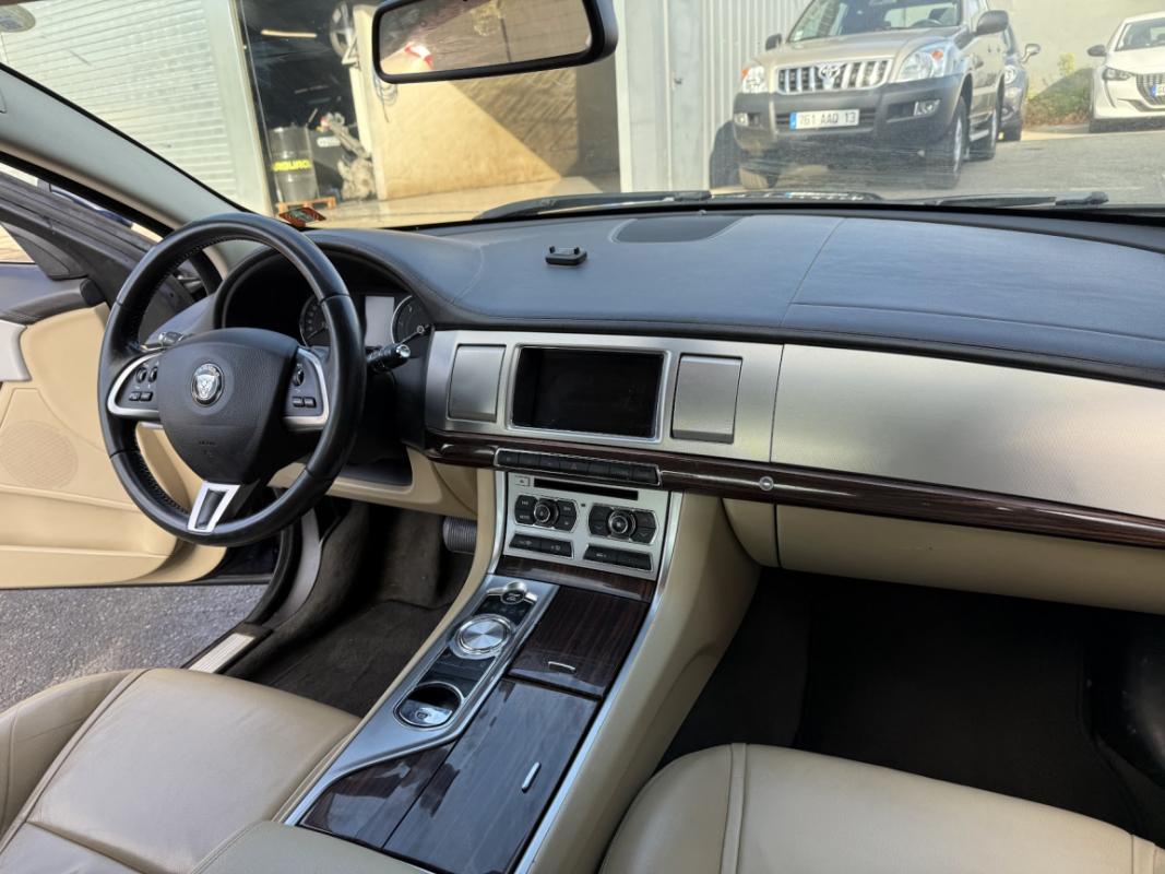 Jaguar Xf 2.2 D - 200 Luxe Premium BVA8