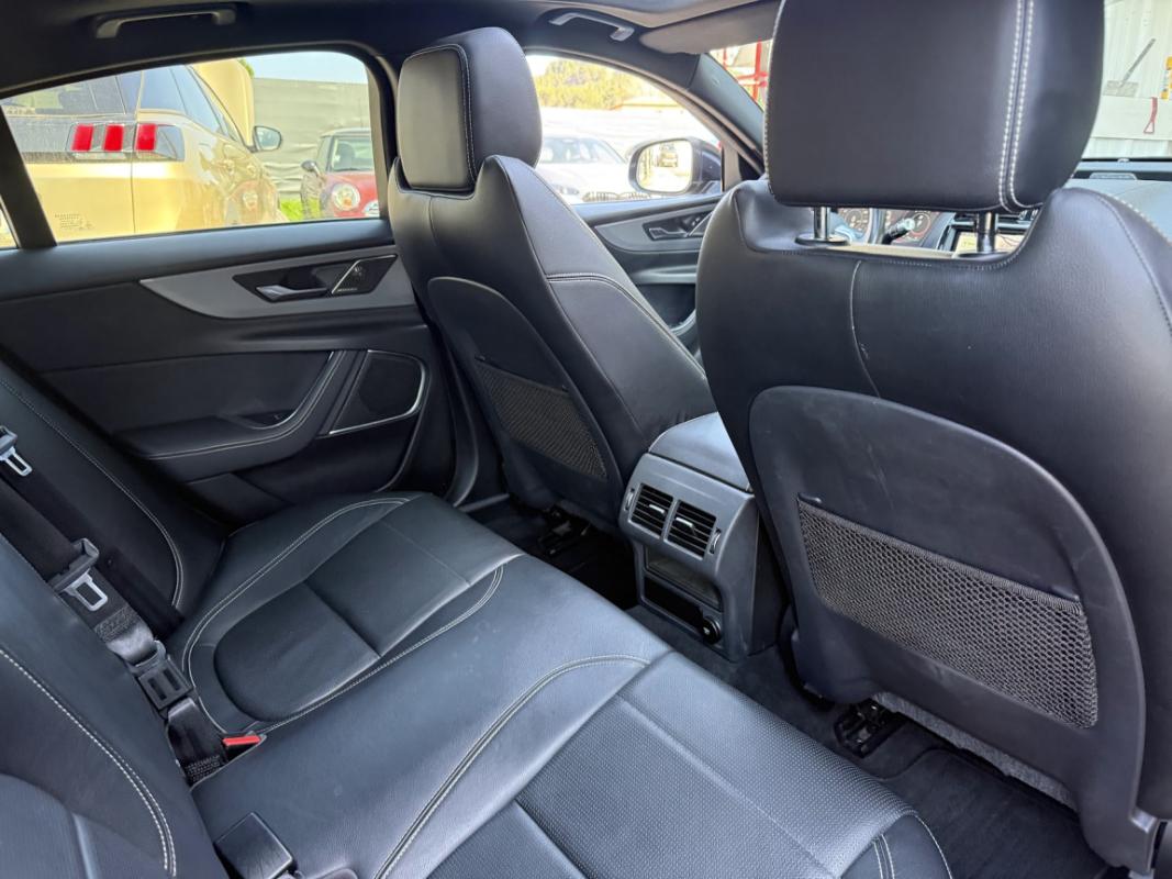 Jaguar Xe D180 BVA R-Dynamic HSE Facelift