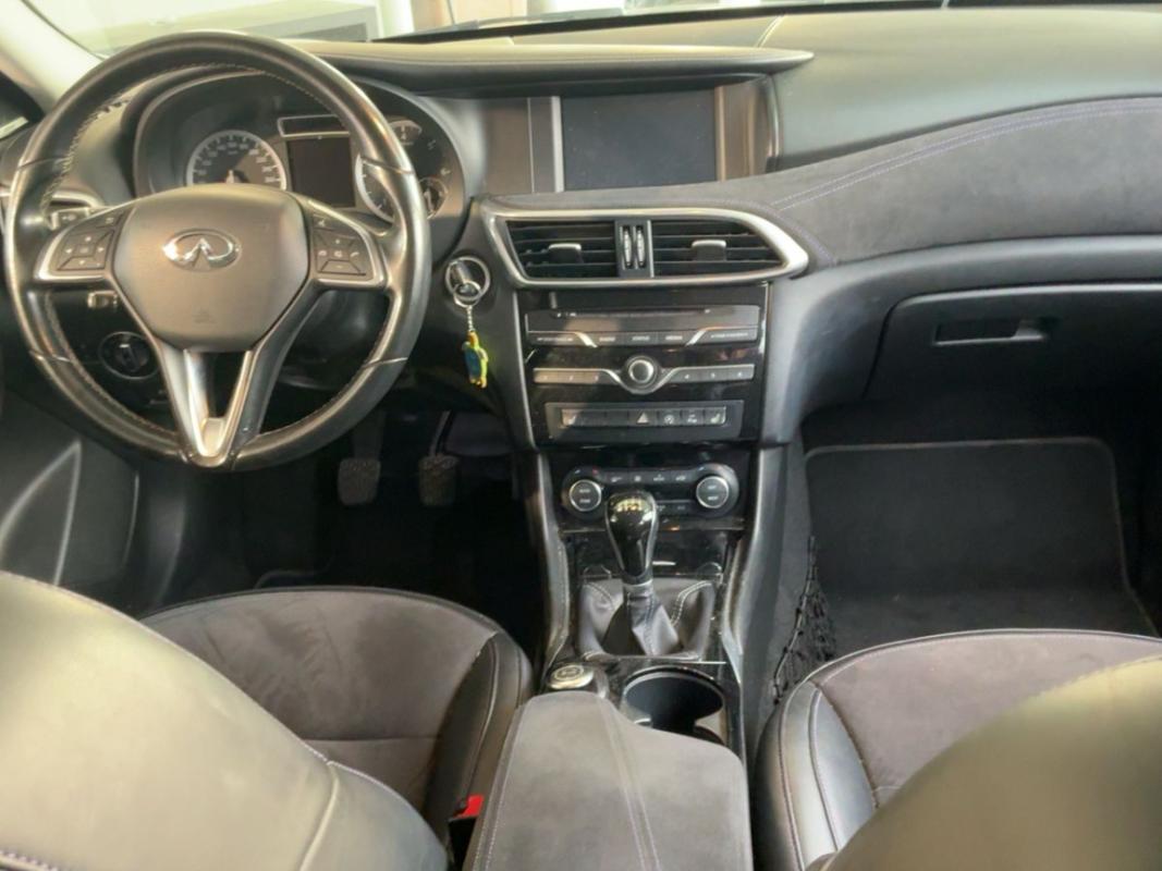 Infiniti Q30 1.5d 109cv City Black Edition