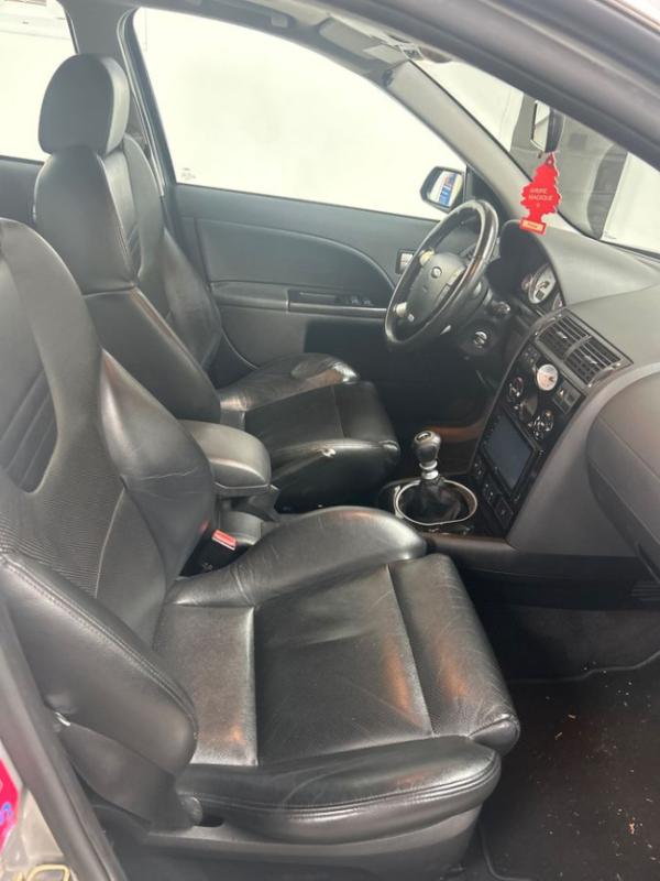 Ford Mondeo SW 3.0 V6 ST 225
