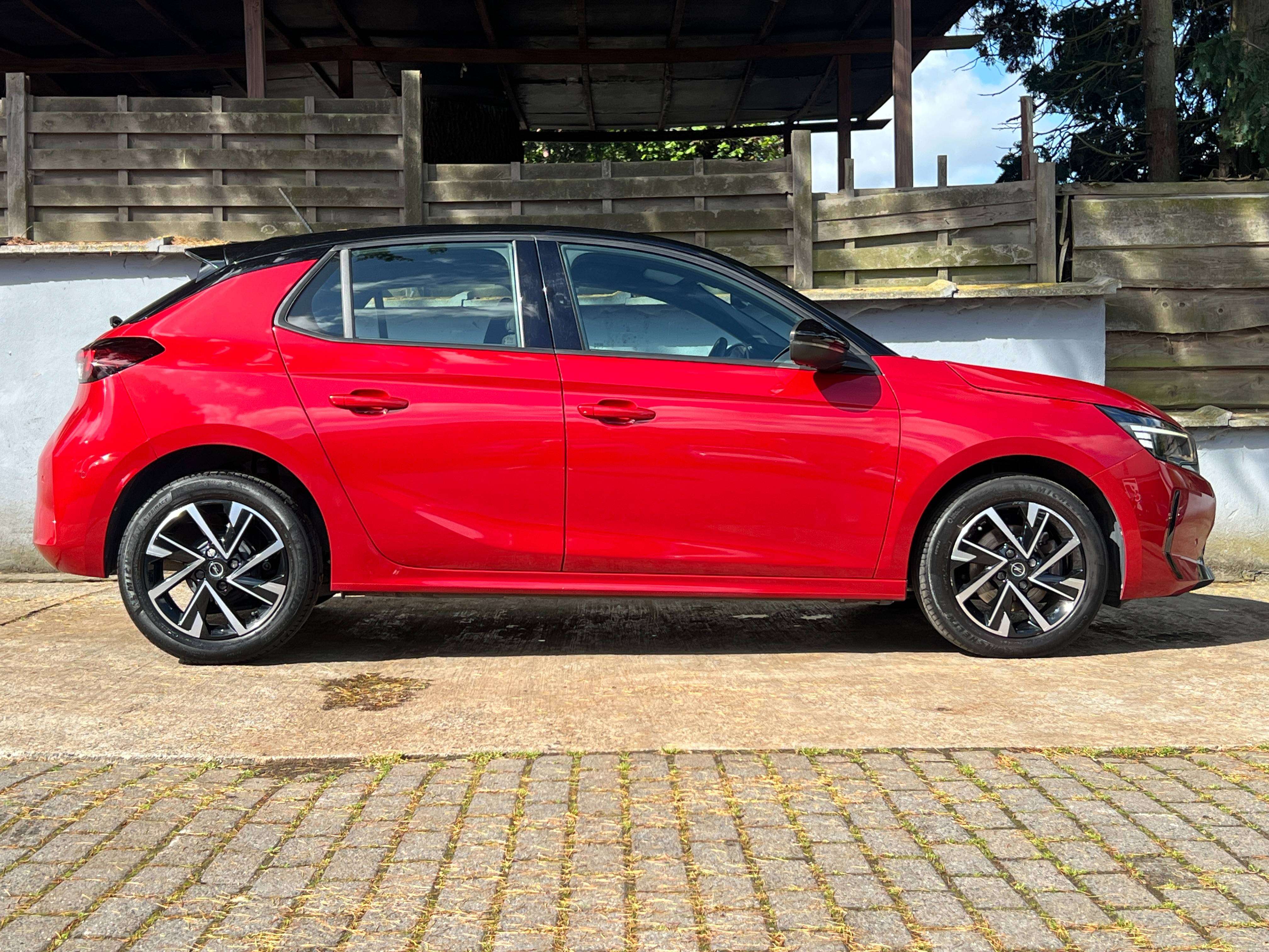 Opel Corsa 1.2 Turbo GS Pack Sport ( LEd - Camera - Carplay ect)