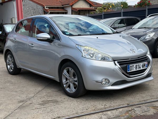 Peugeot 208 1.2 VTI 82 ALLURE 5P