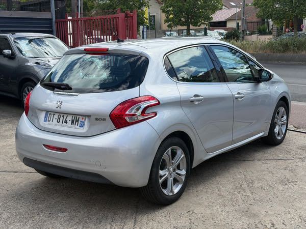 Peugeot 208 1.2 VTI 82 ALLURE 5P