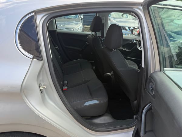 Peugeot 208 1.2 VTI 82 ALLURE 5P