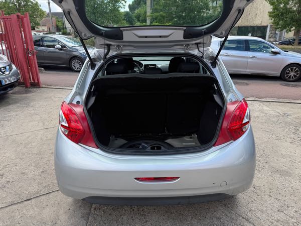Peugeot 208 1.2 VTI 82 ALLURE 5P