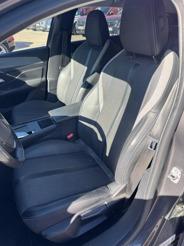 Peugeot 308 130 CV ALLURE EAT8 BOITE AUTOMATIQUE MOTEUR NEUF