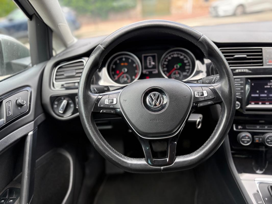 Volkswagen Golf VII 1.4 TSI 16V Blue Motion DSG7 140 cv Boîte auto - CARNET D'ENTRETIEN COMPLET
