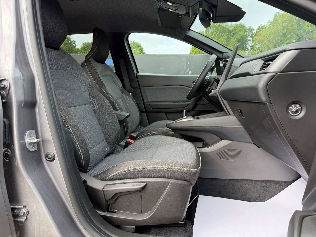 Renault Symbioz MHEV TECHNO CAMERA CARPLAY ZETEL- & STUURVERWARMING ADAPT CRUISE
