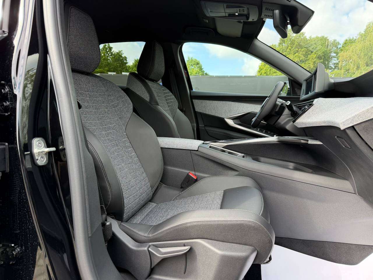 Peugeot 3008 MHEV ALLURE DISTRIBUTIEKETTING CAMERA KEYLESS CARPLAY