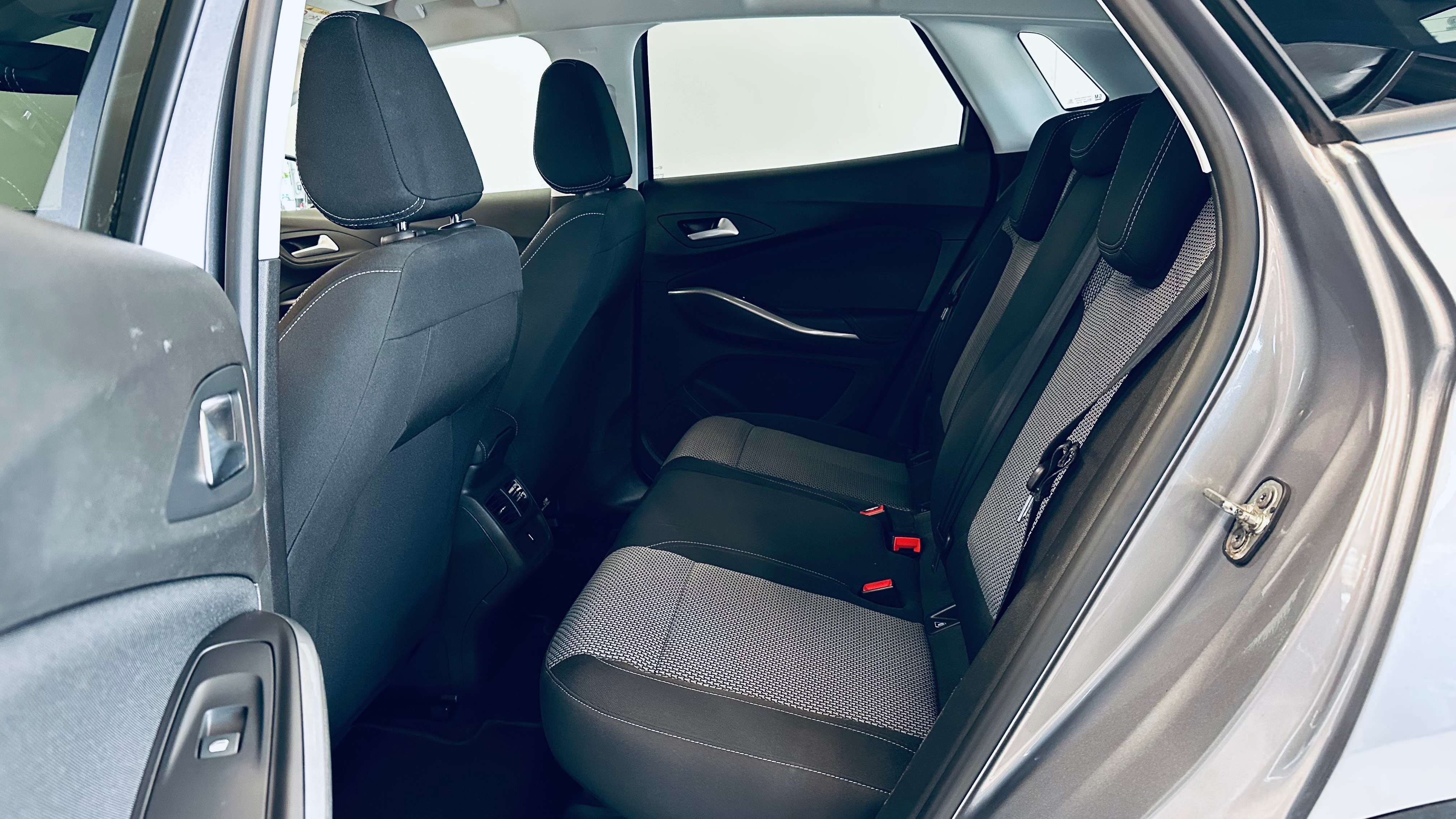 Opel Grandland X 1.2 Turbo NAVI REG LIM VTS JA 17 ANDROID CARPLAY