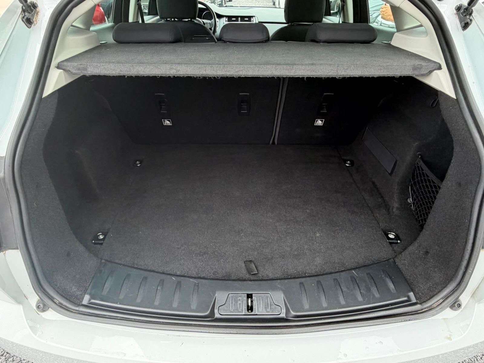 Jaguar E-Pace E-Pace 2.0 D / Navi / Caméra / LED / ATT Remorque