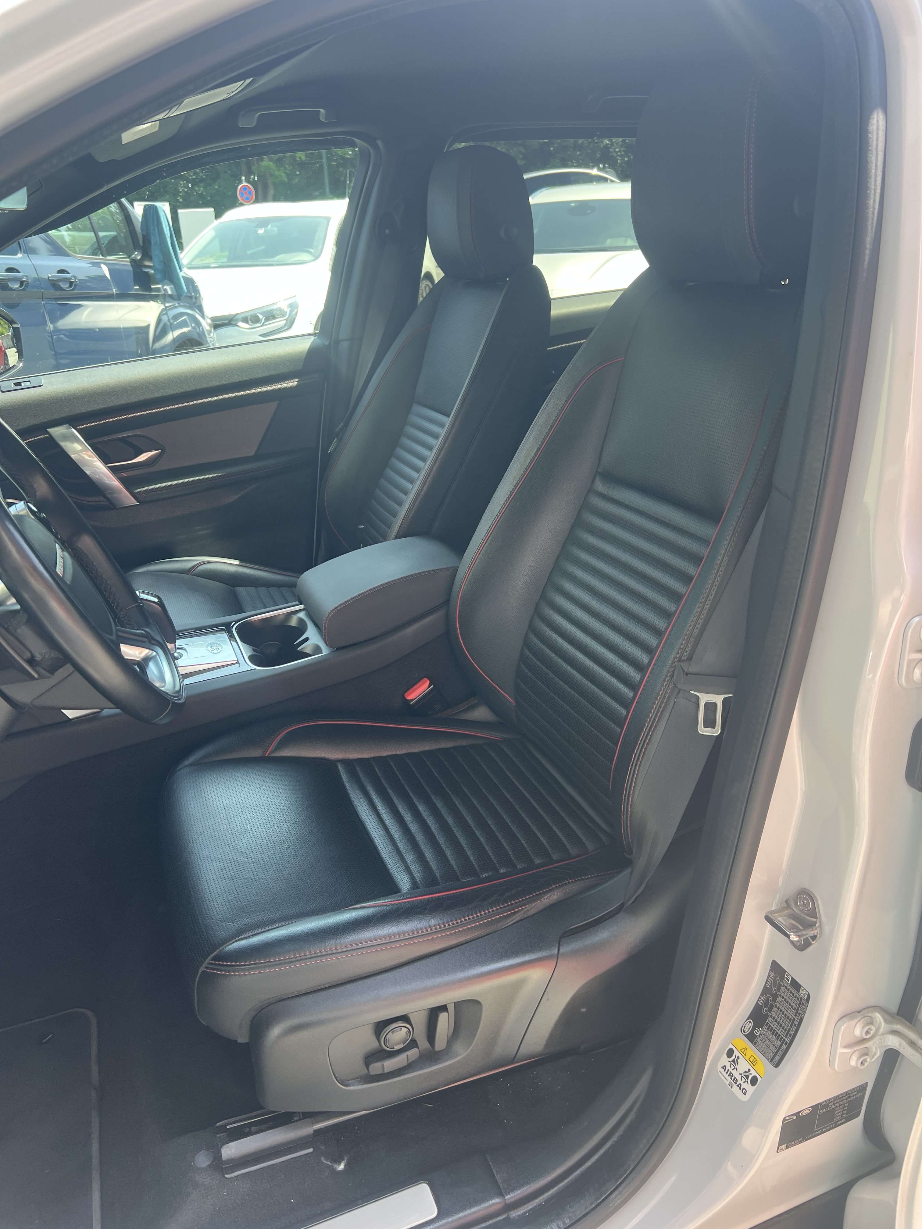 Land Rover Discovery Sport 2.0 Turbo MHEV 4WD P200 / CAR-PASS + CAMÉRA