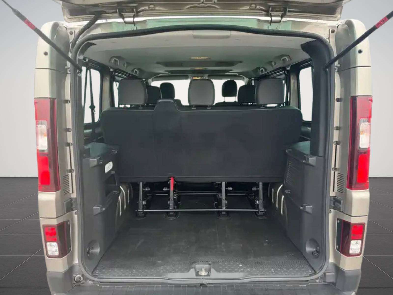Renault Trafic Passenger 1.6 dCi Energy Twin Turbo Luxe /8 PLACES
