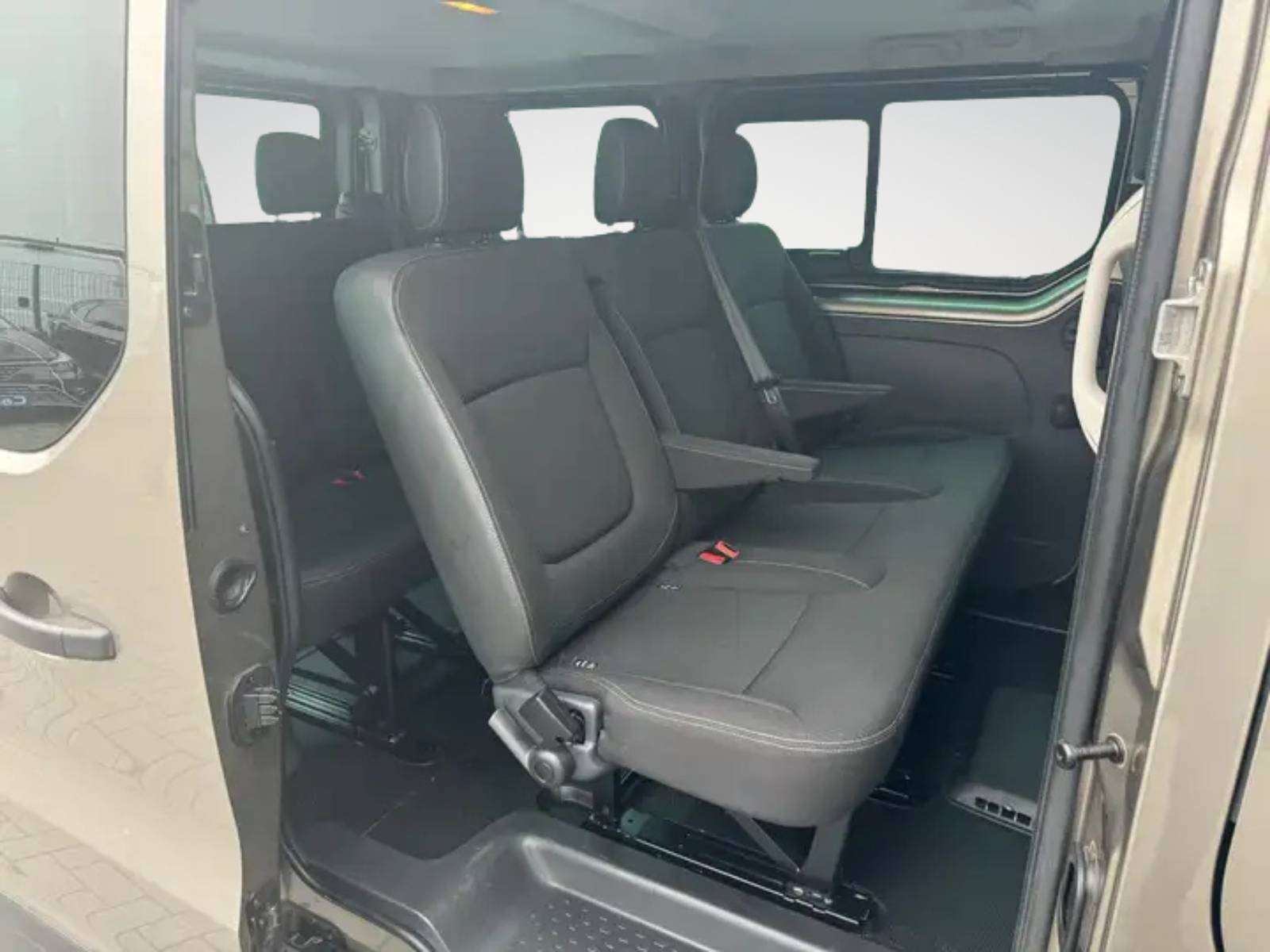 Renault Trafic Passenger 1.6 dCi Energy Twin Turbo Luxe /8 PLACES