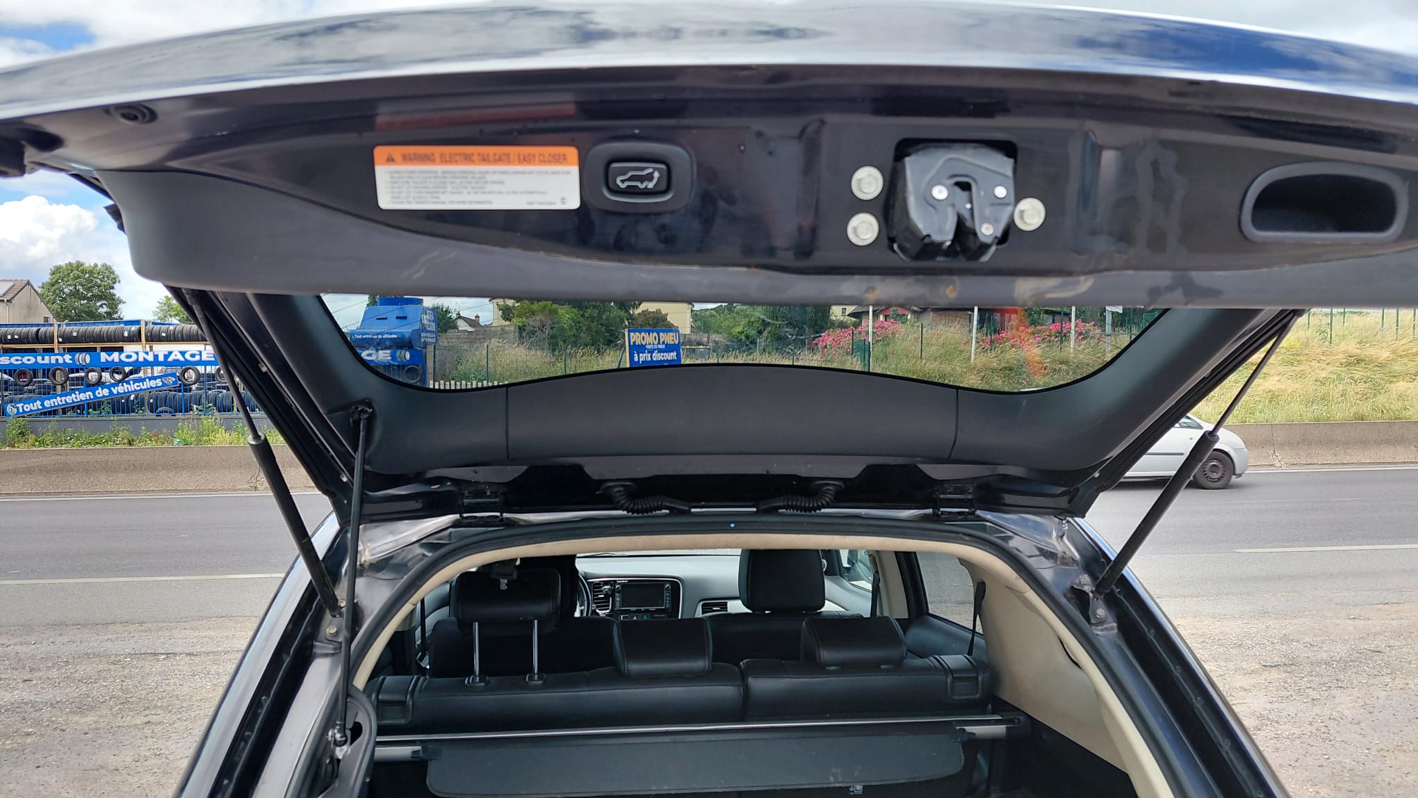 Mitsubishi Outlander HYBRIDE AUTOMATIQUE