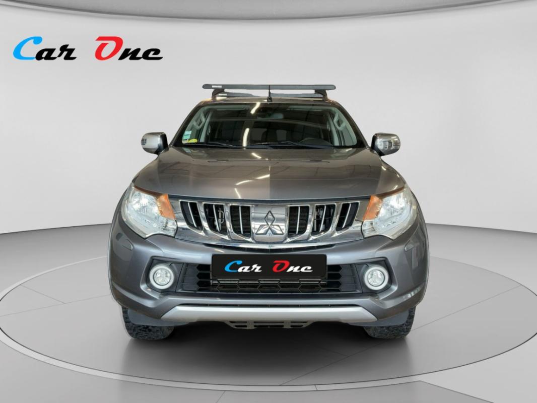 Mitsubishi L200 DOUBLE CAB 2.4 DI-D 181 INSTYLE 4X4