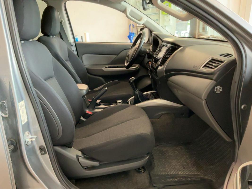 Mitsubishi L200 DOUBLE CAB 2.4 DI-D 181 INSTYLE 4X4