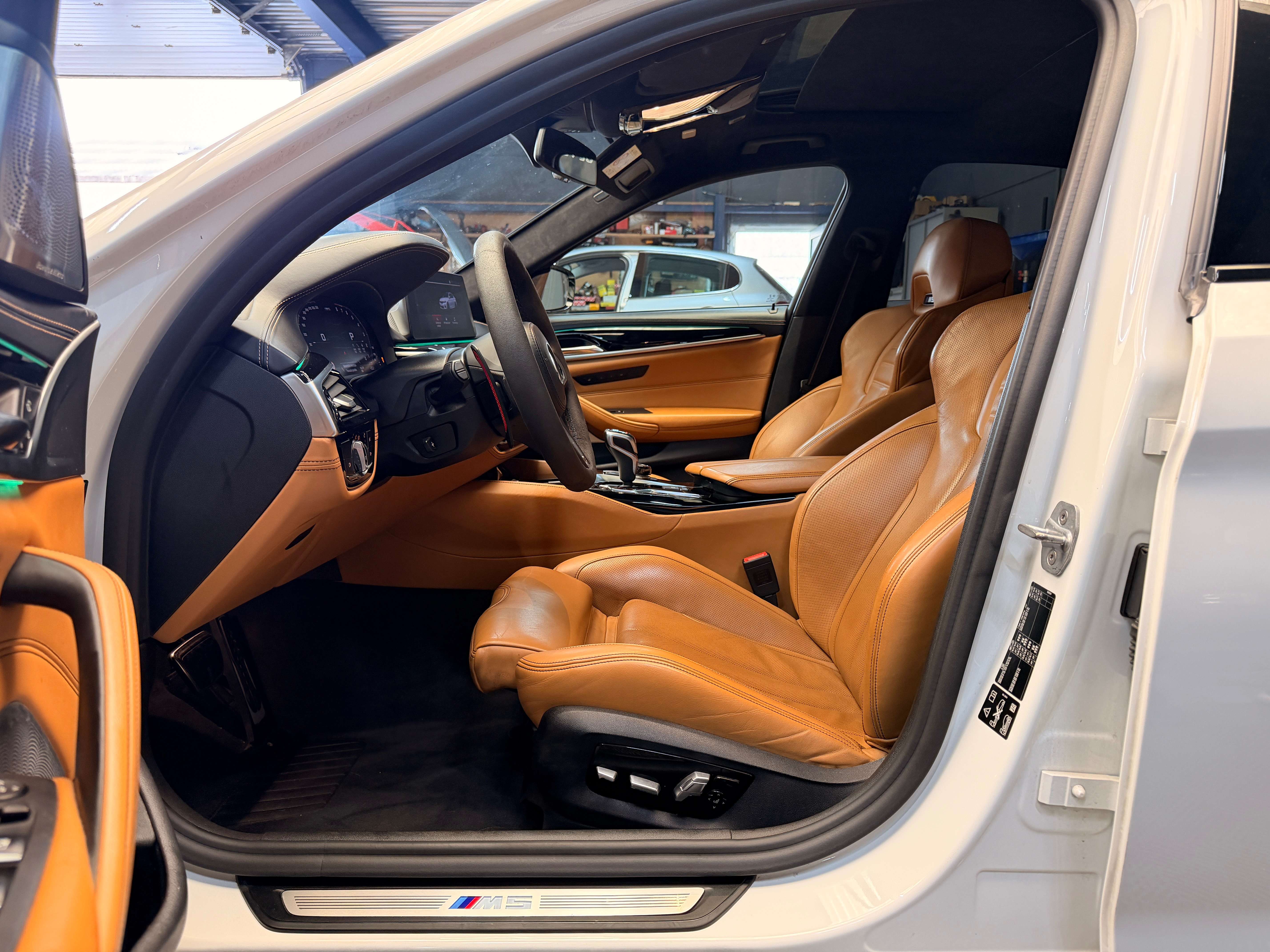 BMW M5 °COMPETITION°B&W°TOIT°FULL OPTIONS