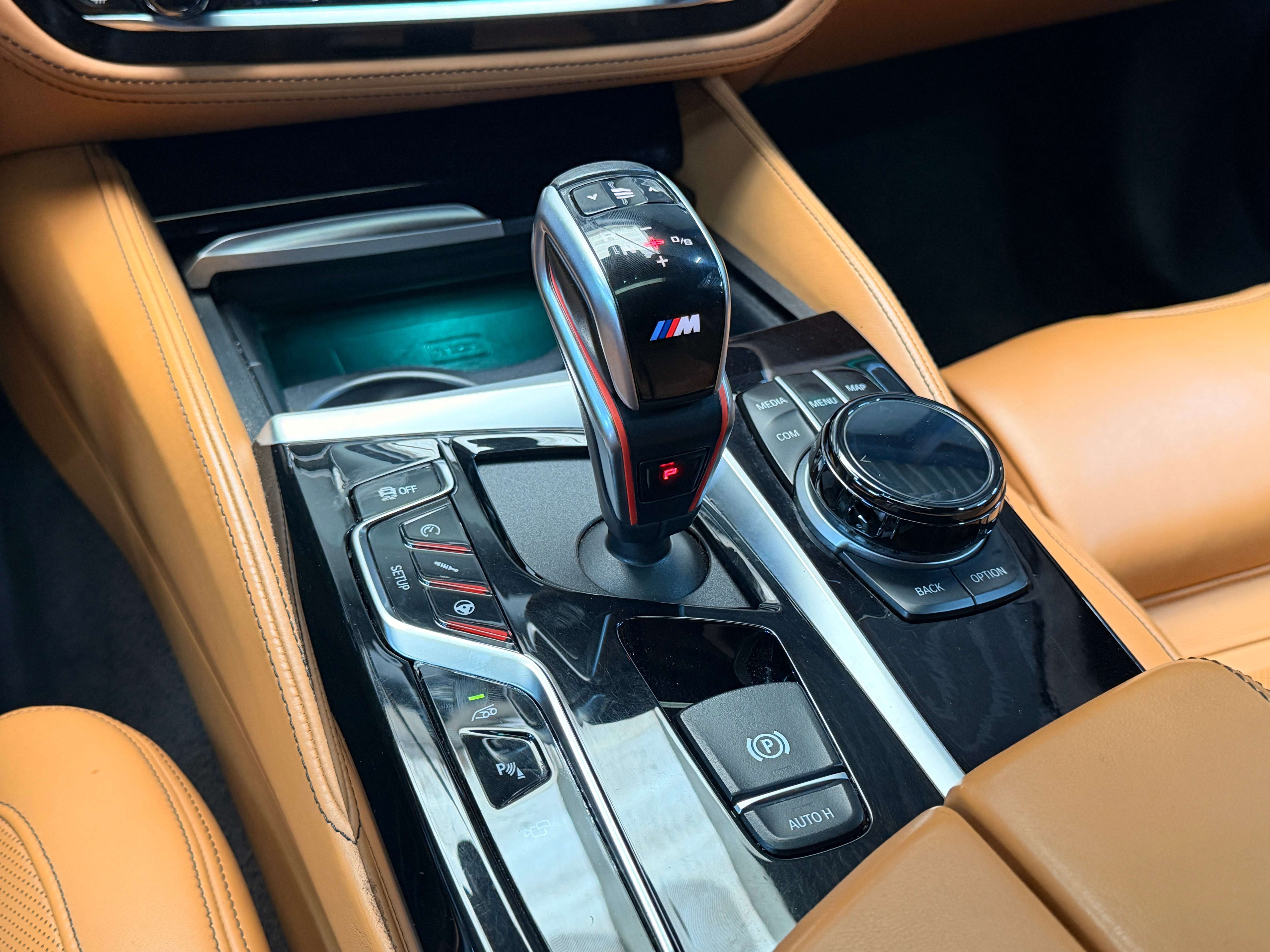 BMW M5 °COMPETITION°B&W°TOIT°FULL OPTIONS