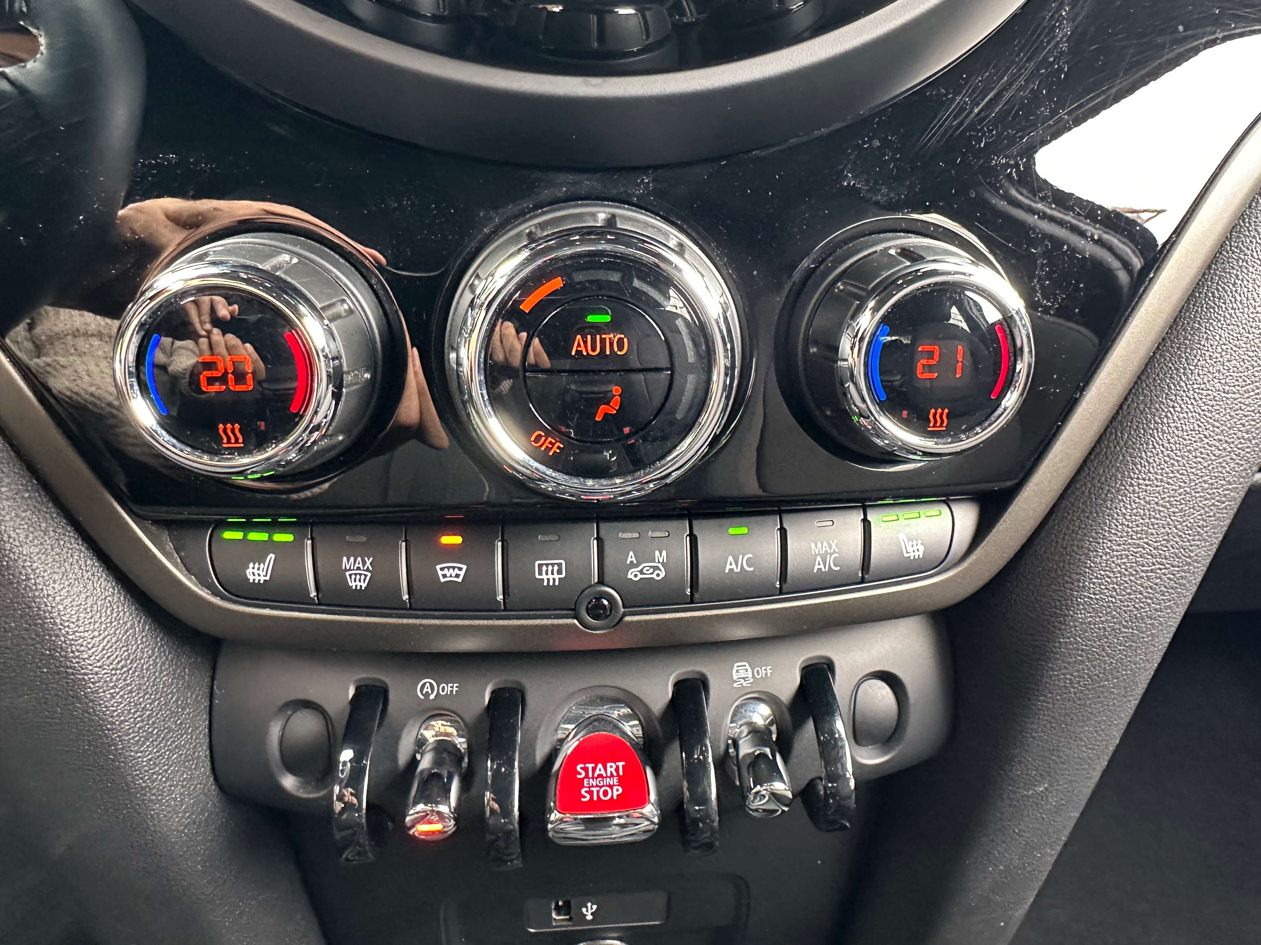 MINI Cooper Countryman 1.5*FULL BLACK*LED*NAVI*SIEGE CHAUFFANT*CARNET MINI*GARANTIE