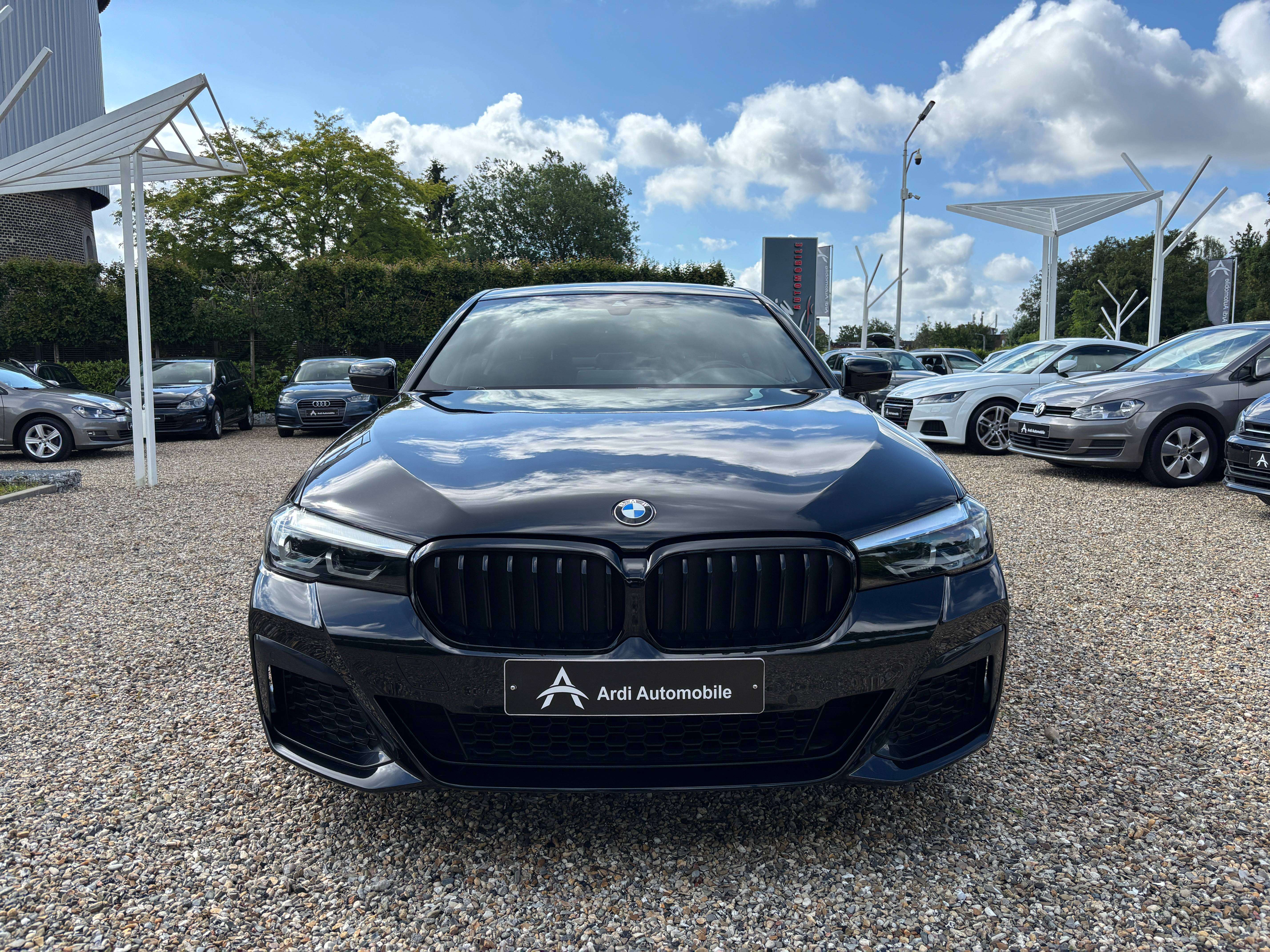 BMW 518 dA *PACK M*CARPLAY*SIEGE CHAUFF*LED AMBIANCE*CAMERA*GARANTIE*