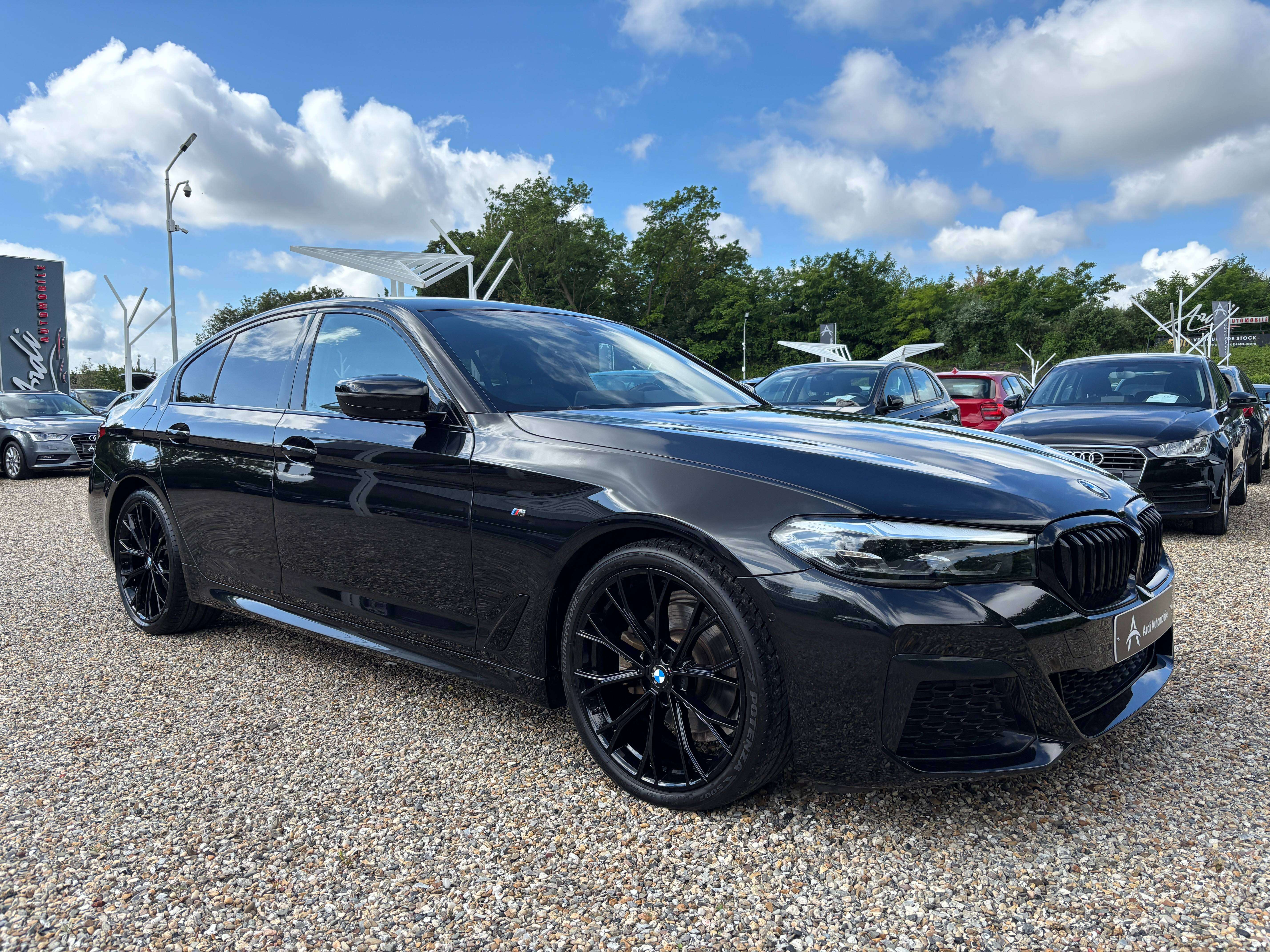 BMW 518 dA *PACK M*CARPLAY*SIEGE CHAUFF*LED AMBIANCE*CAMERA*GARANTIE*