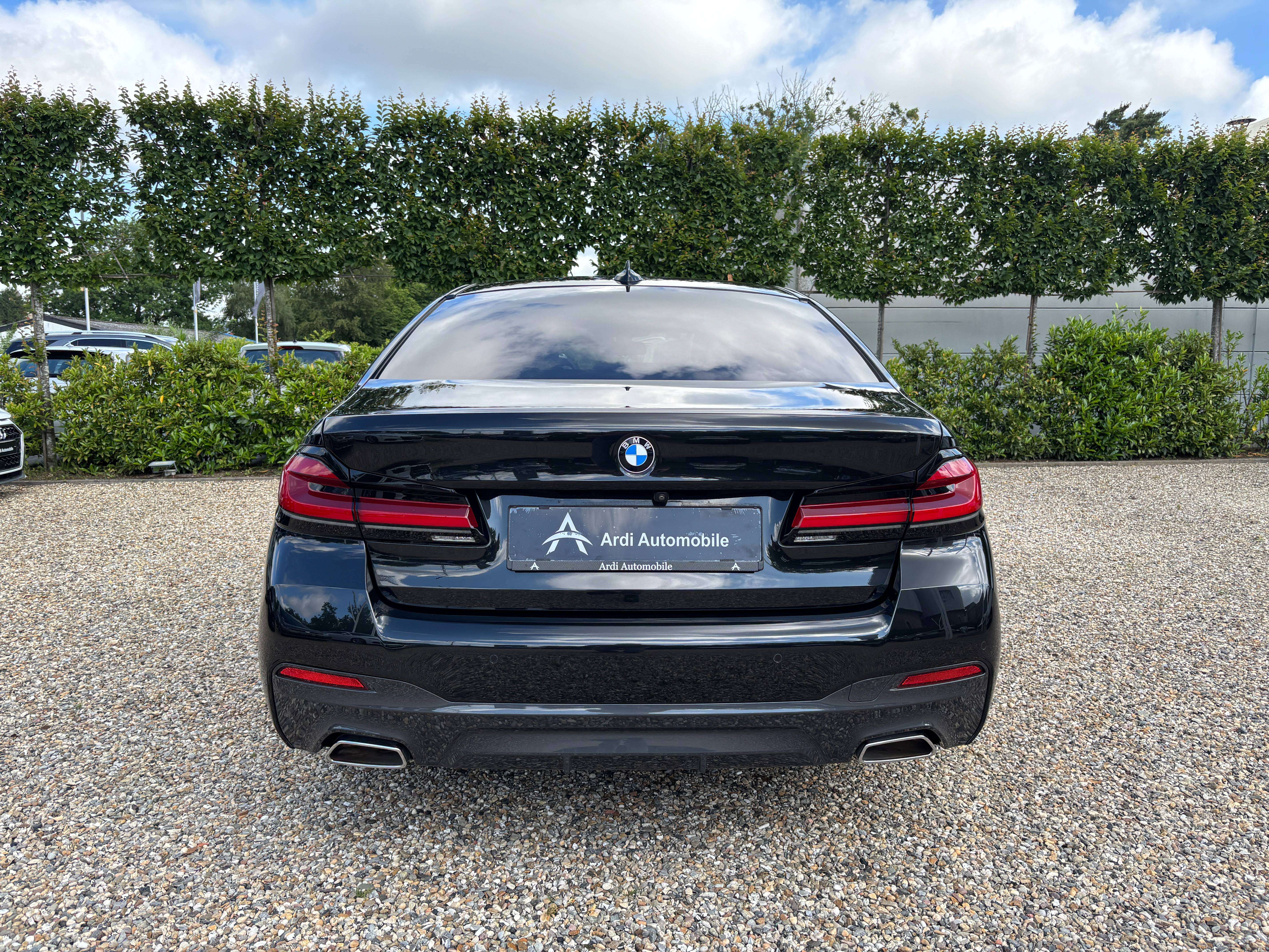 BMW 518 dA *PACK M*CARPLAY*SIEGE CHAUFF*LED AMBIANCE*CAMERA*GARANTIE*