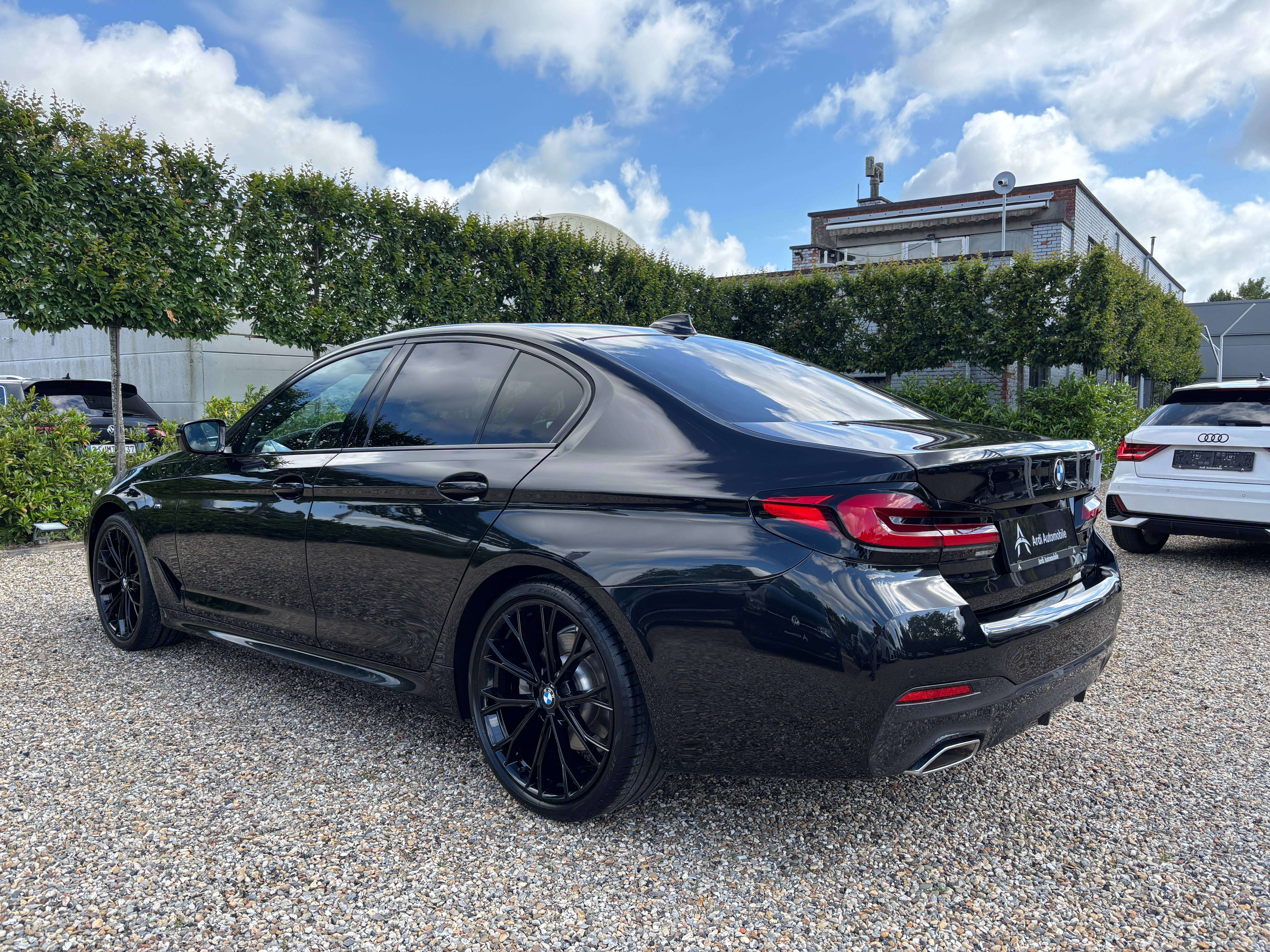 BMW 518 dA *PACK M*CARPLAY*SIEGE CHAUFF*LED AMBIANCE*CAMERA*GARANTIE*
