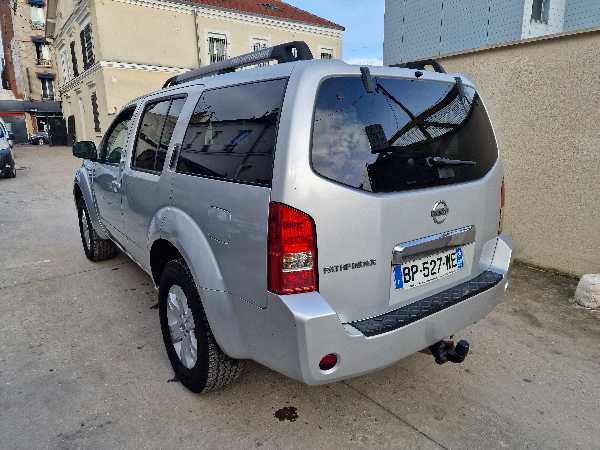 Nissan Pathfinder 2.5 DCI 171 LE 7PL