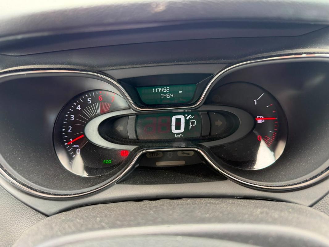 Renault Captur BOITE AUTO GPS SEMI CUIR RADAR DE RECUL BLUETOOTH REGULATEUR PAIEMENT 4 OU 10 FOIS
