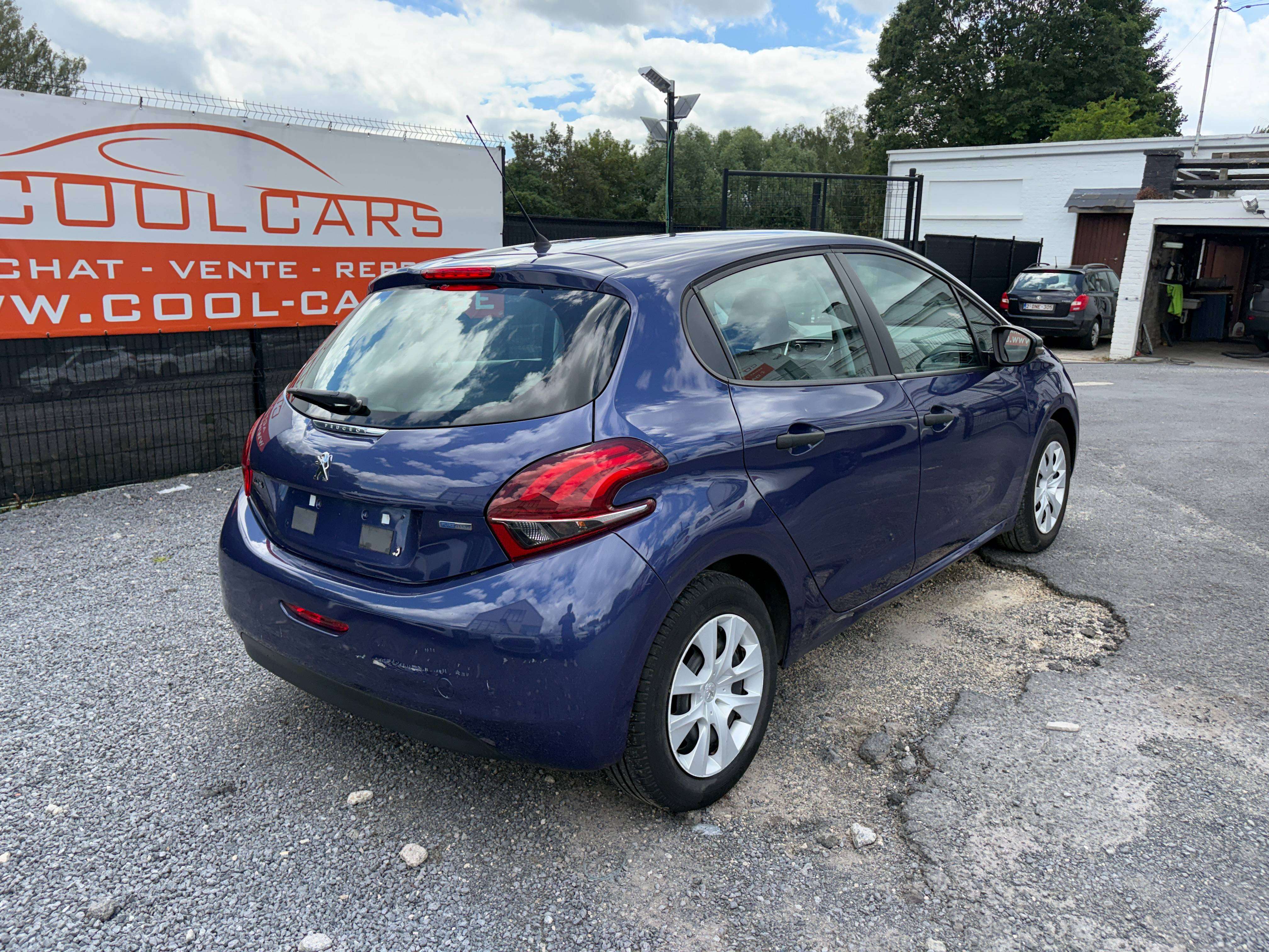 Peugeot 208 1.2i Access - EU6 -
