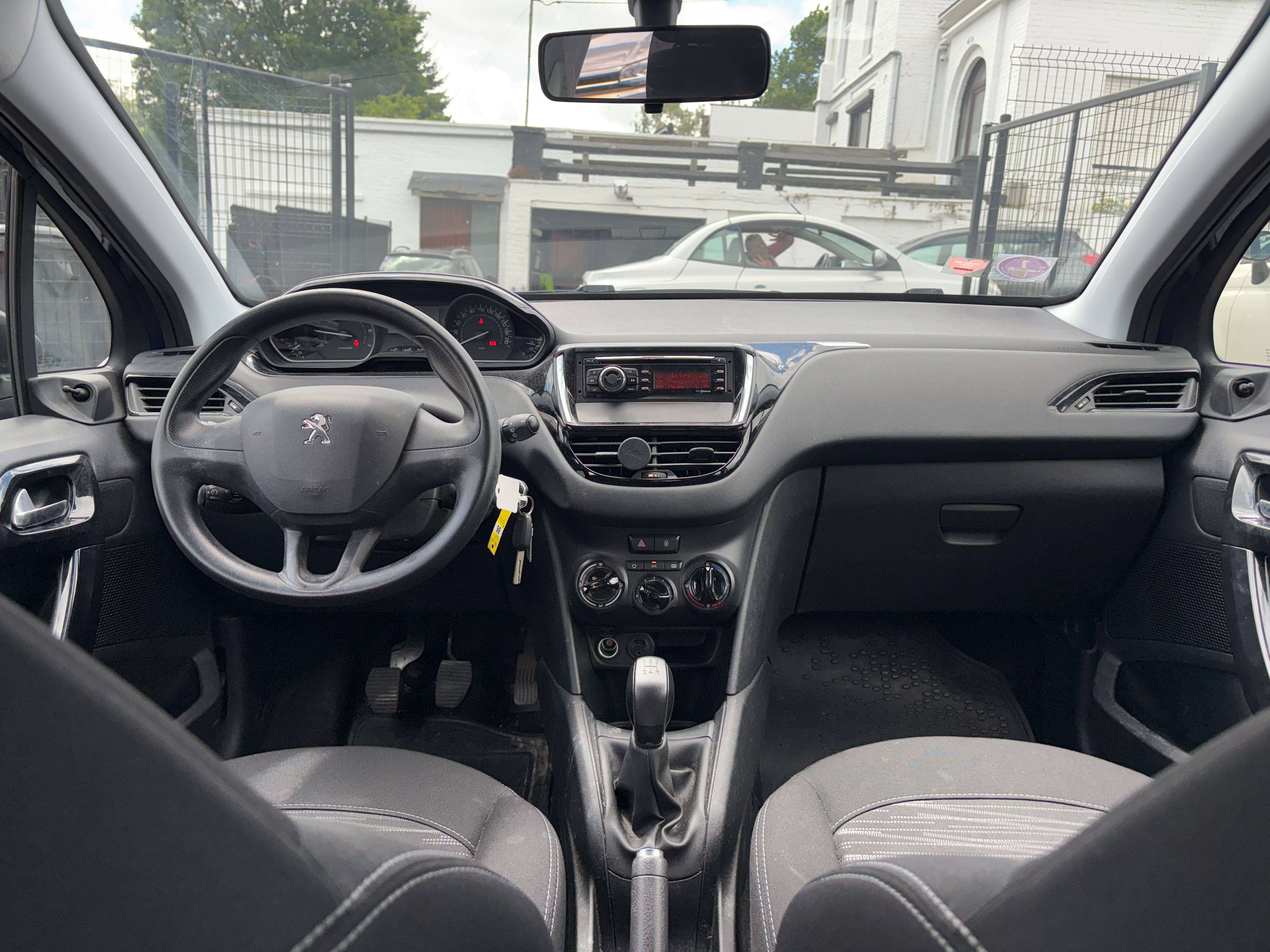 Peugeot 208 1.2i Access - EU6 -