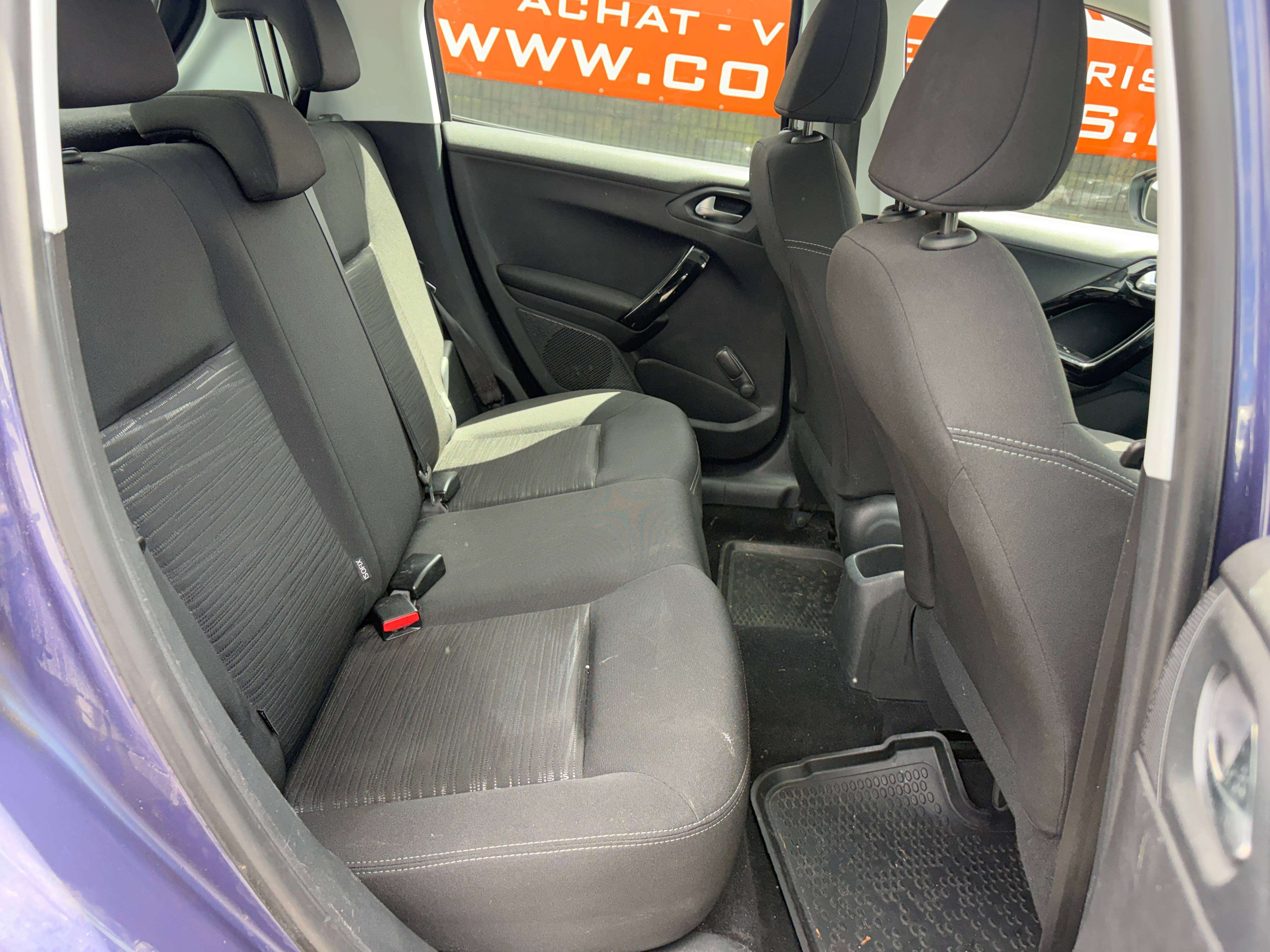 Peugeot 208 1.2i Access - EU6 -