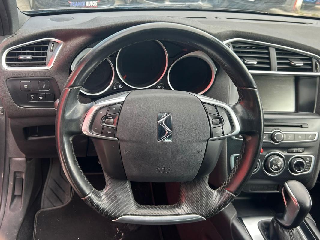 Citroen Ds4 1.6 BLUEHDI 120 CH BVA 2017 1RE MAIN – SUIVI CITROEN COMPLET RÉVISÉ & GARANTI 12 MOIS