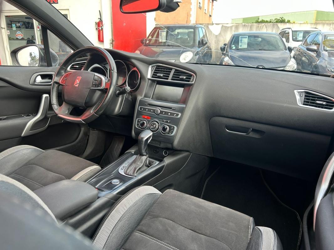 Citroen Ds4 1.6 BLUEHDI 120 CH BVA 2017 1RE MAIN – SUIVI CITROEN COMPLET RÉVISÉ & GARANTI 12 MOIS