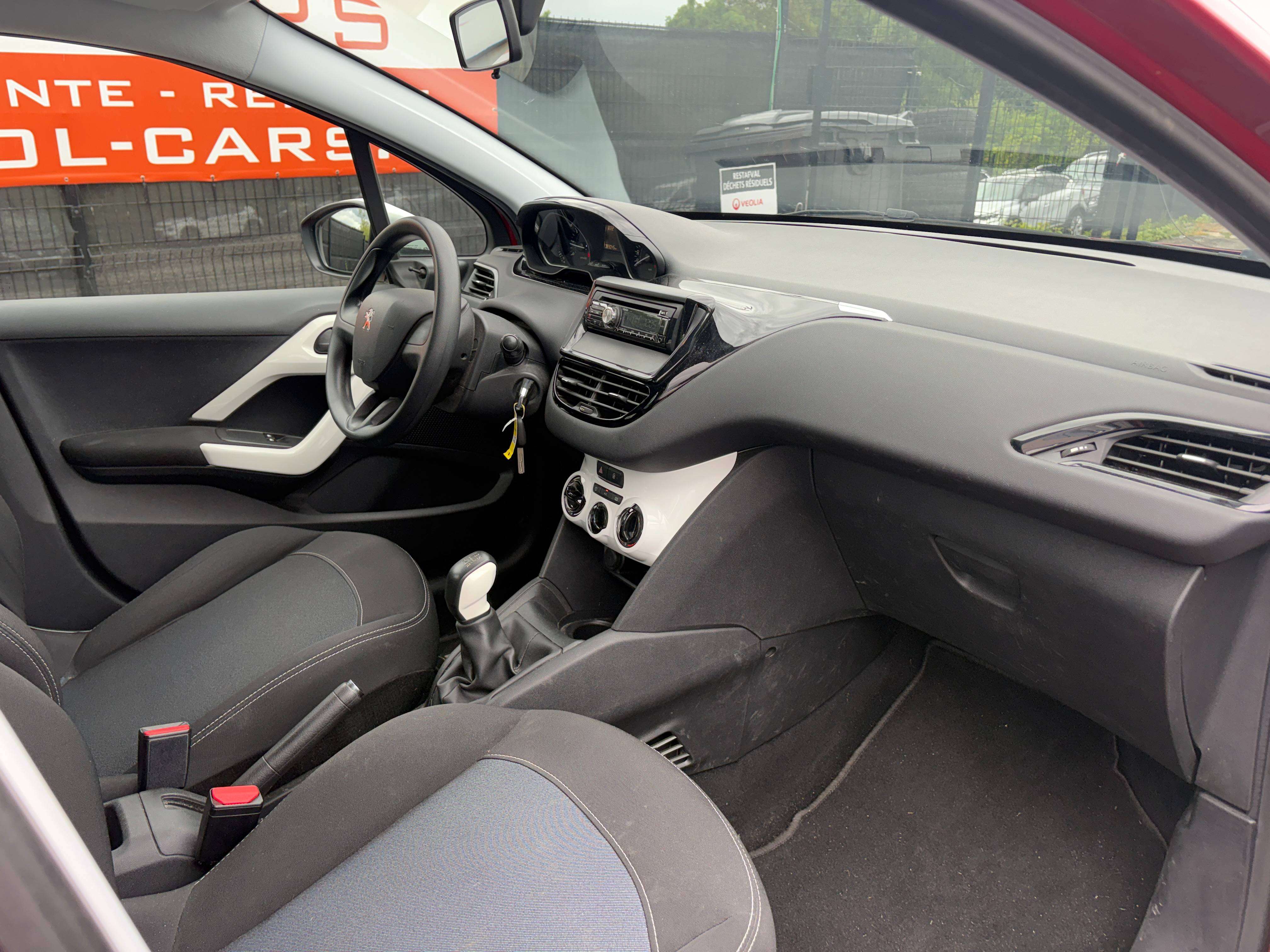 Peugeot 208 1.2i Like - EU6 -