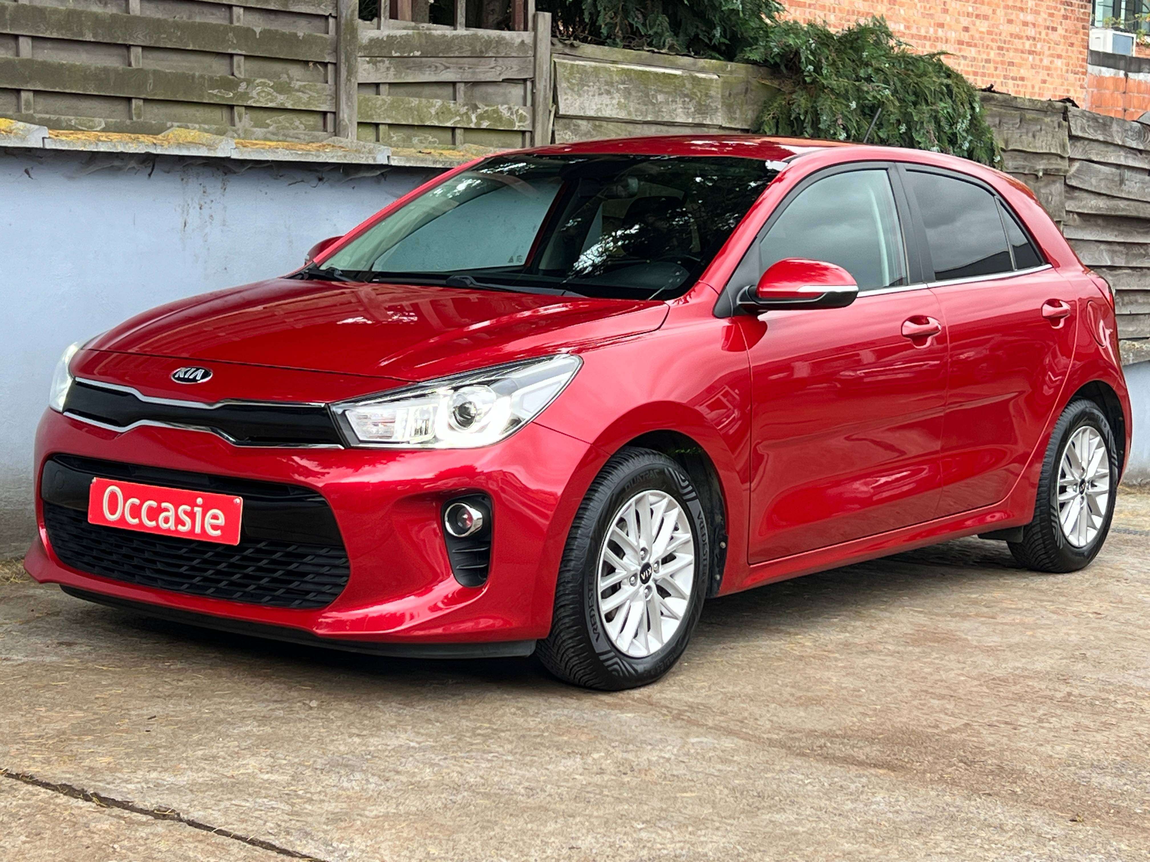 Kia Rio 1.4i Fusion Automatique ( cuir clim carPlay navig ect)