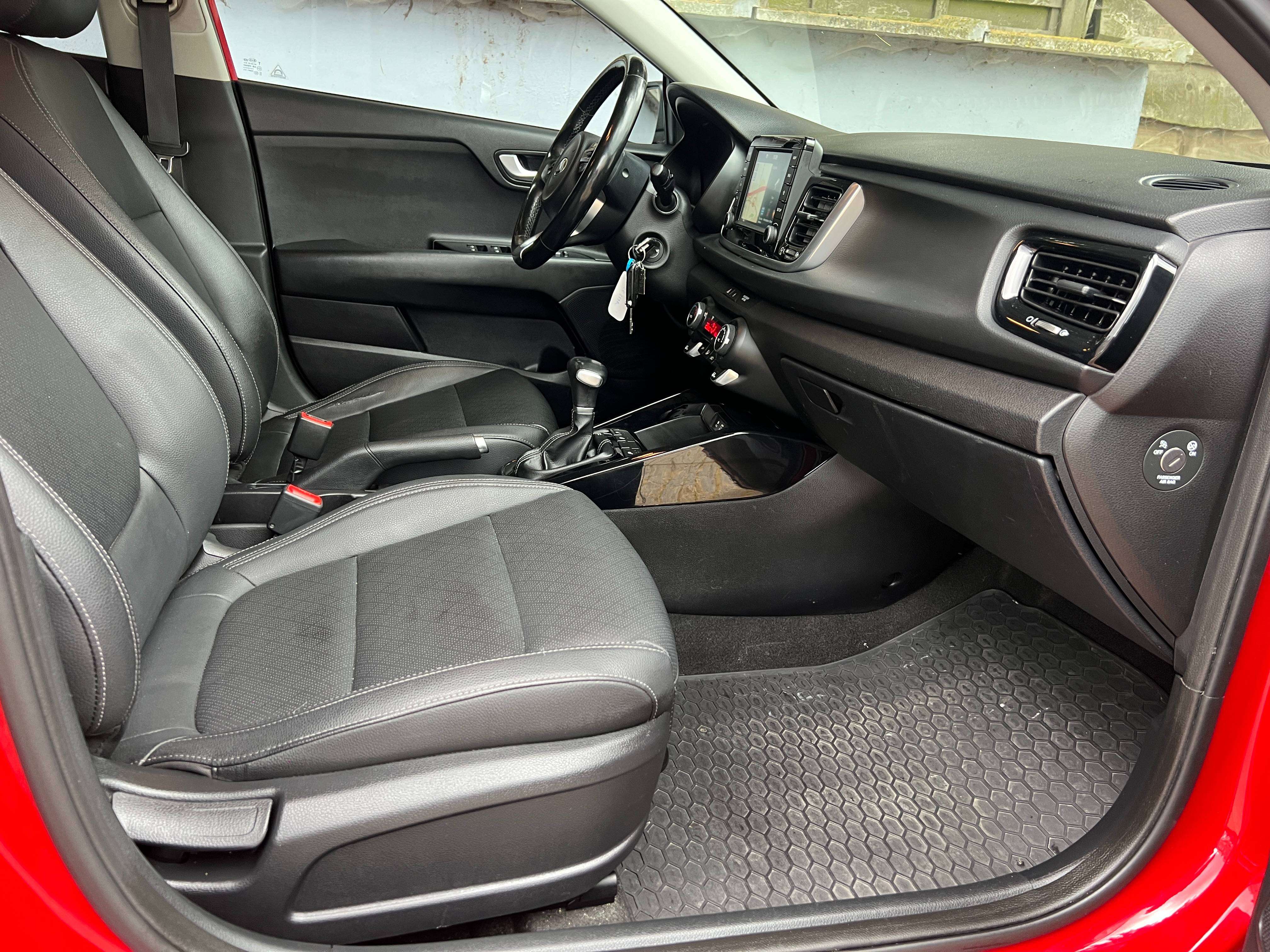 Kia Rio 1.4i Fusion Automatique ( cuir clim carPlay navig ect)