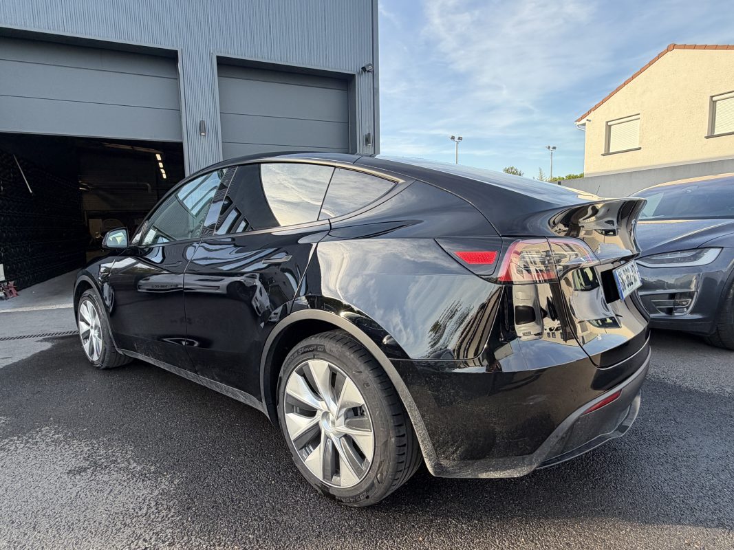 Tesla Model Y STANDARD RWD