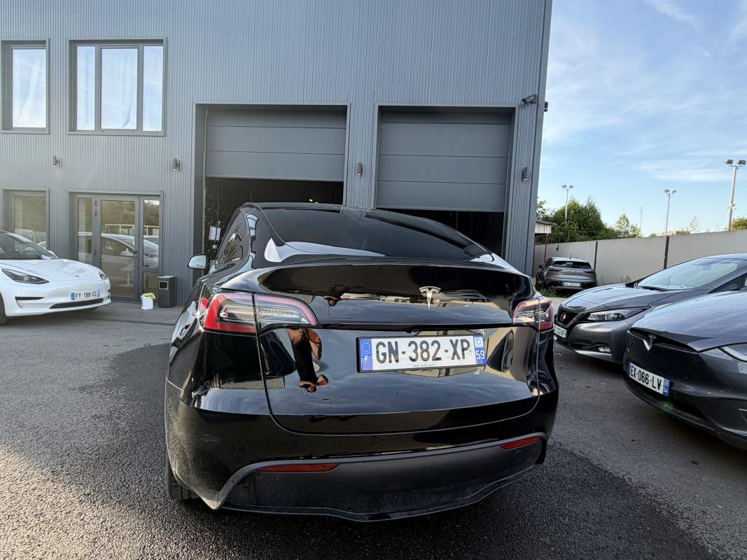 Tesla Model Y STANDARD RWD