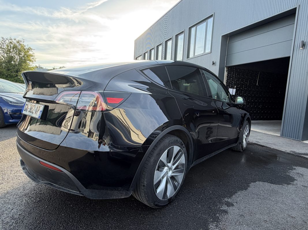 Tesla Model Y STANDARD RWD