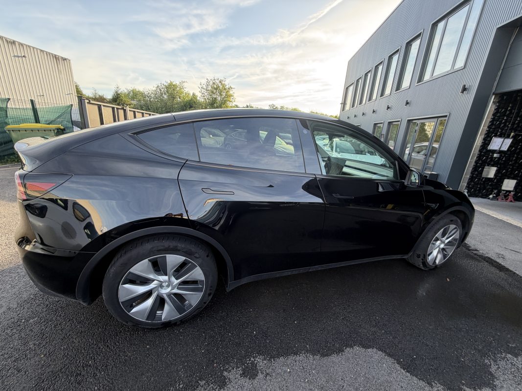 Tesla Model Y STANDARD RWD