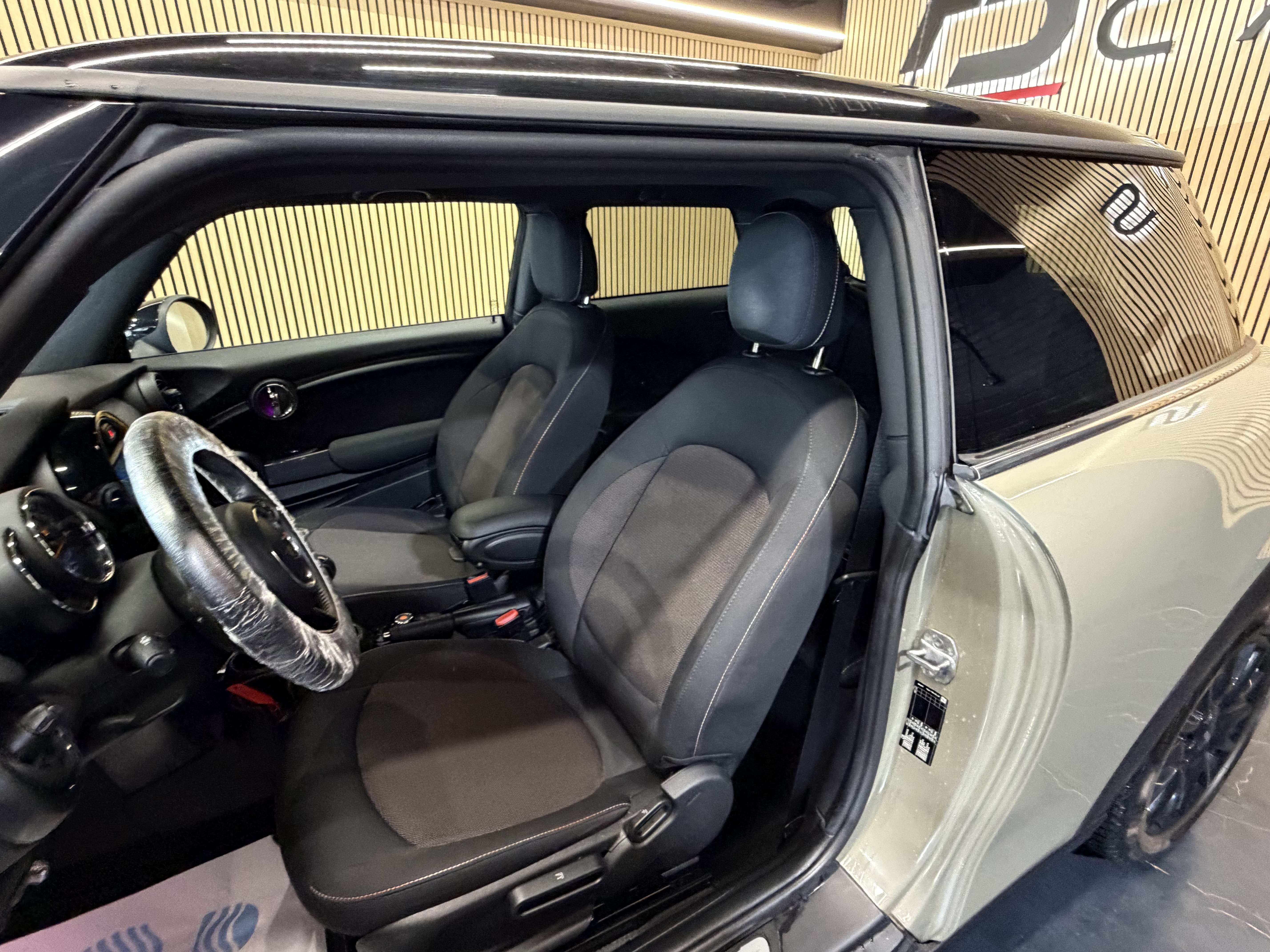 MINI Cooper 1.5 Cooper * GARANTIE 12 MOIS * 1ER PROP * SPORT *