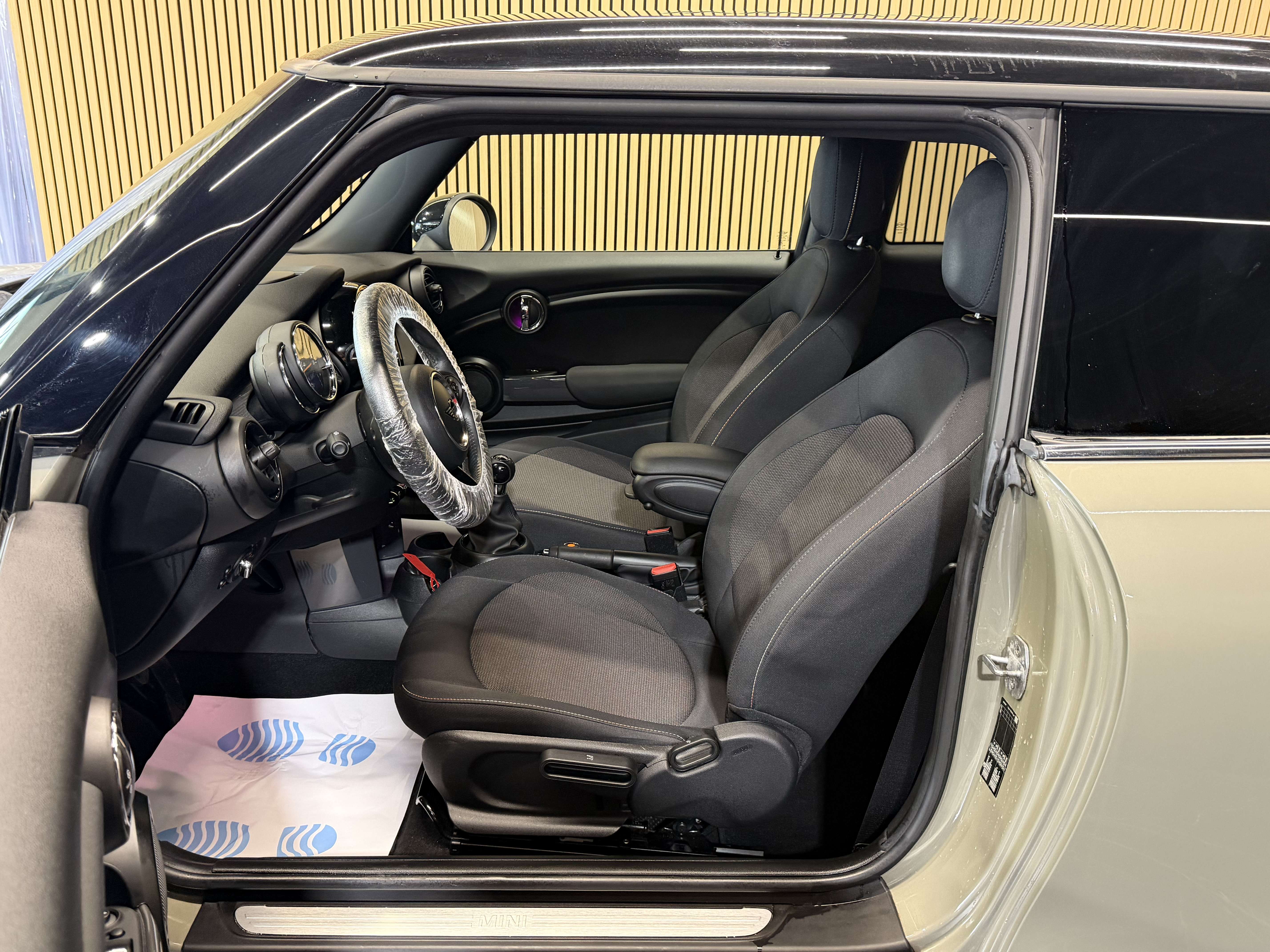 MINI Cooper 1.5 Cooper * GARANTIE 12 MOIS * 1ER PROP * SPORT *