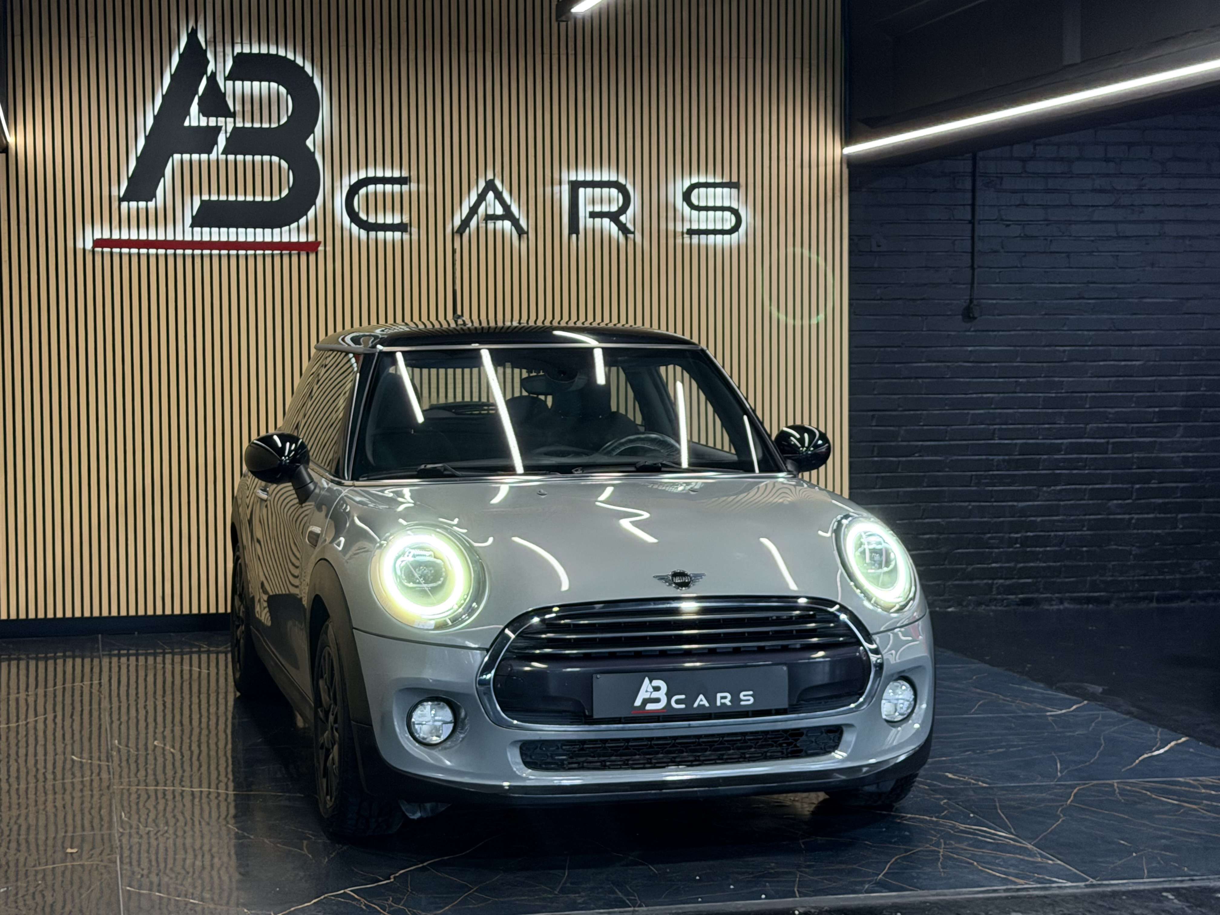 MINI Cooper 1.5i * GARANTIE 12 MOIS * 1ER PROP *